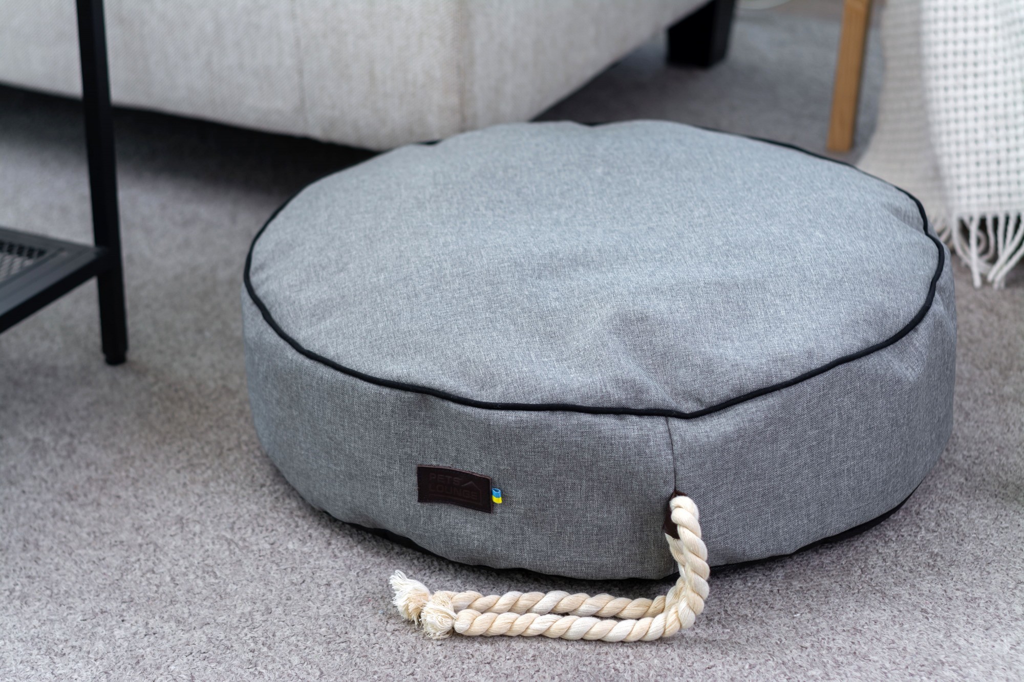 

Лежак - подушка для собак и кошек Pets Lounge Pet Pillow Gray, 55 см