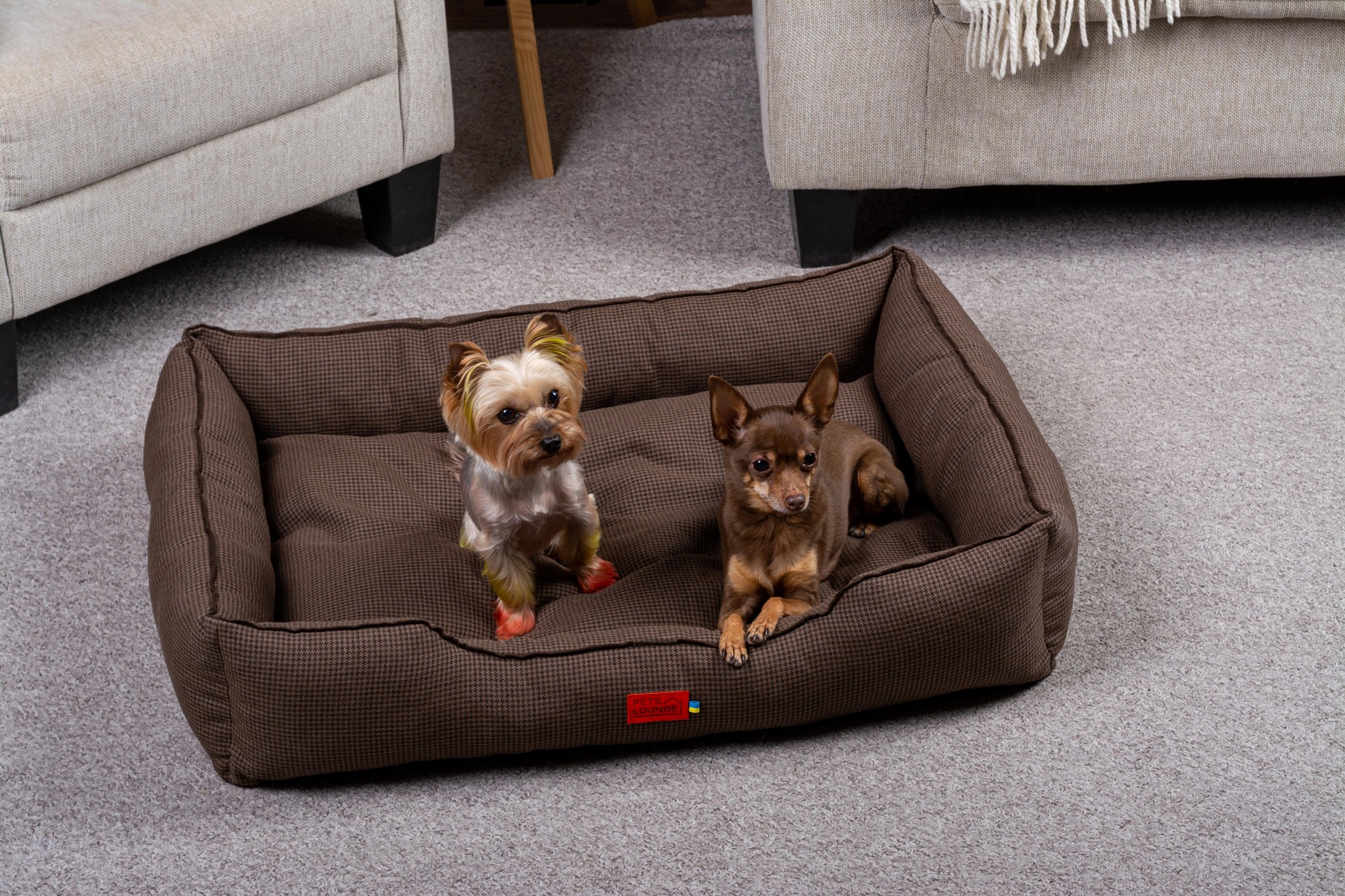 

Лежак для собак и кошек Pets Lounge Classic M, коричневый