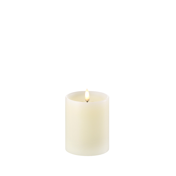 

LED свеча Pillar candle with shoulder UYUNI Lighting 7,8x10 см бежевый