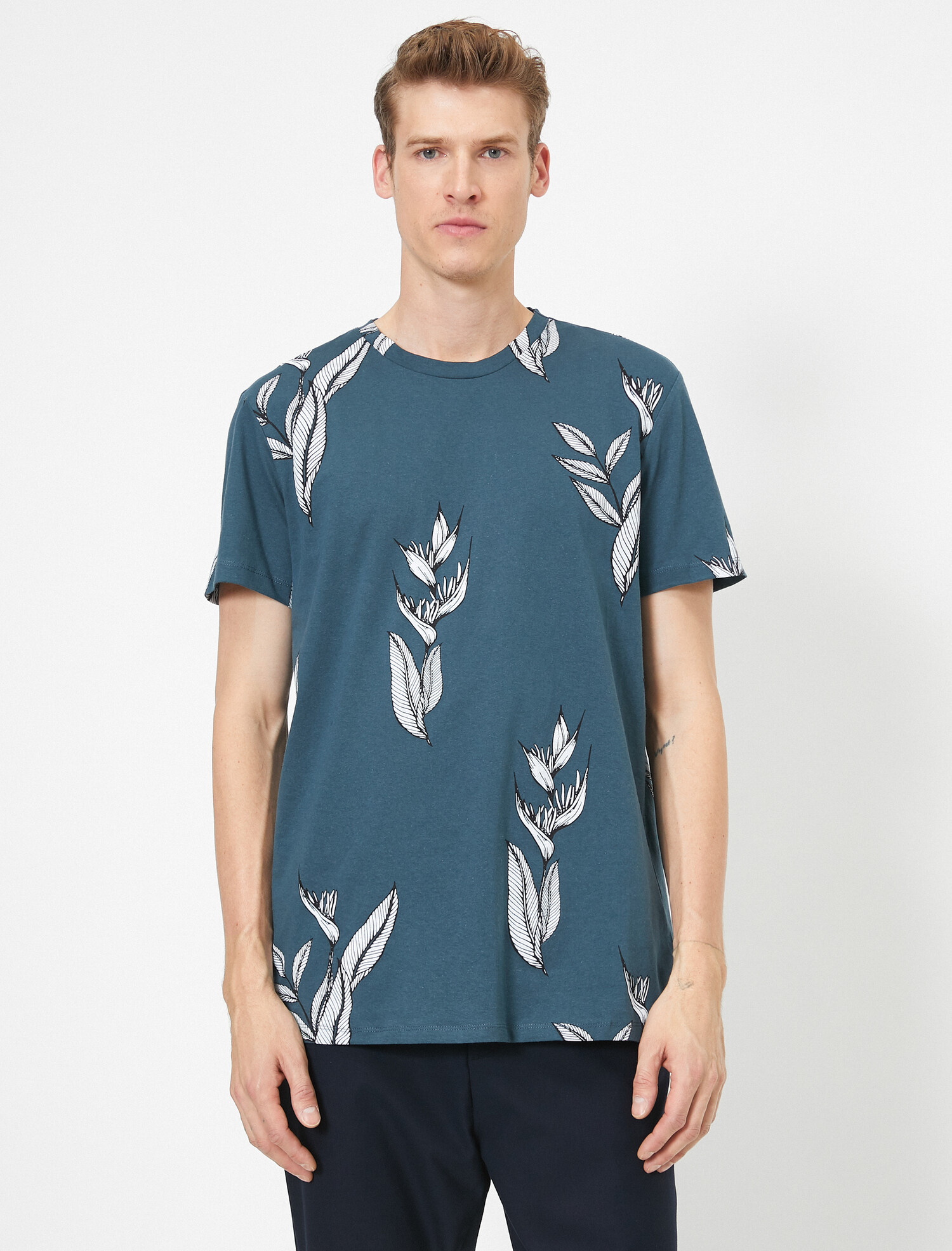 

Футболка Koton 0YAM14146OK-Z63 L Indigo Design