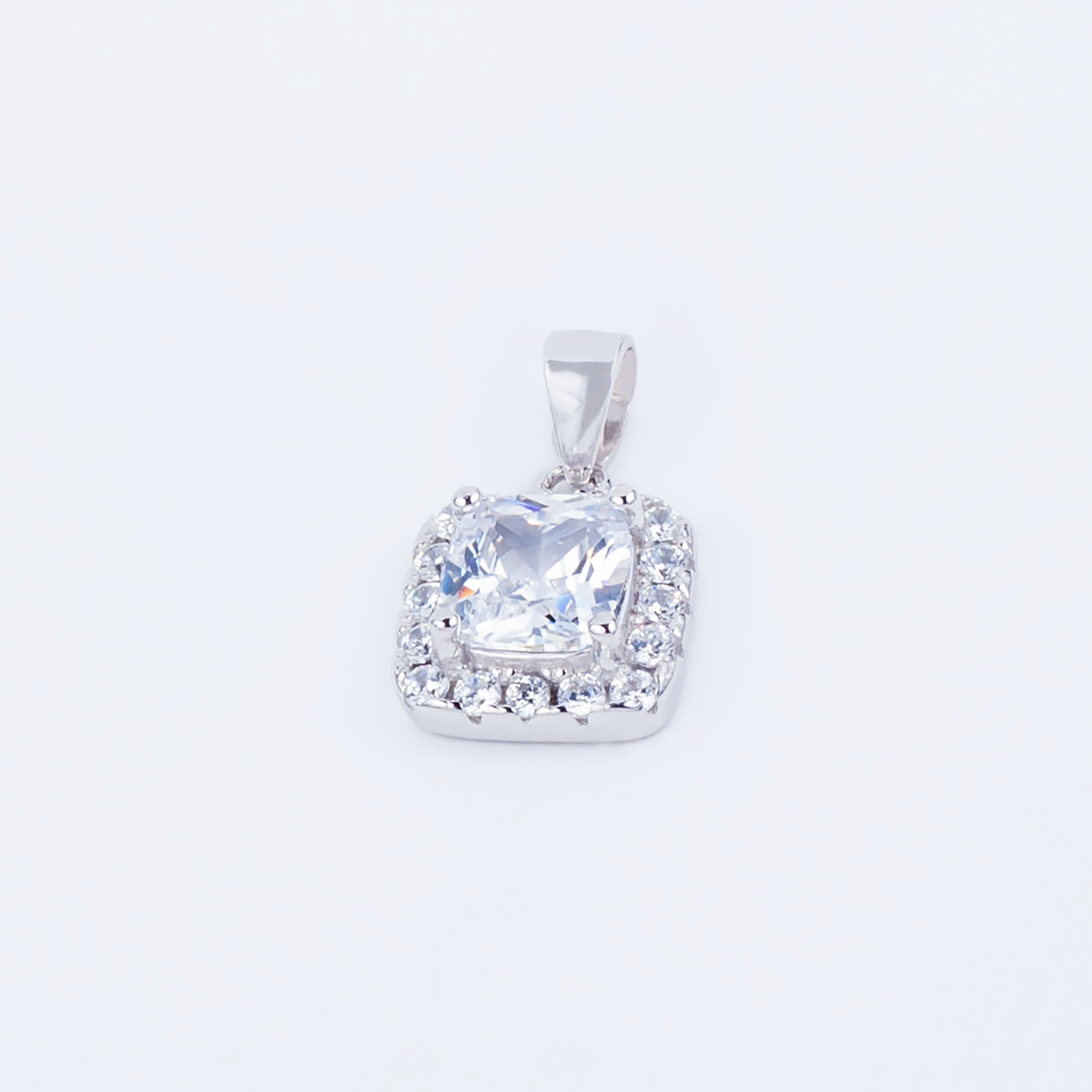 

Підвіска TOP Silver 1,34 г 9540103б