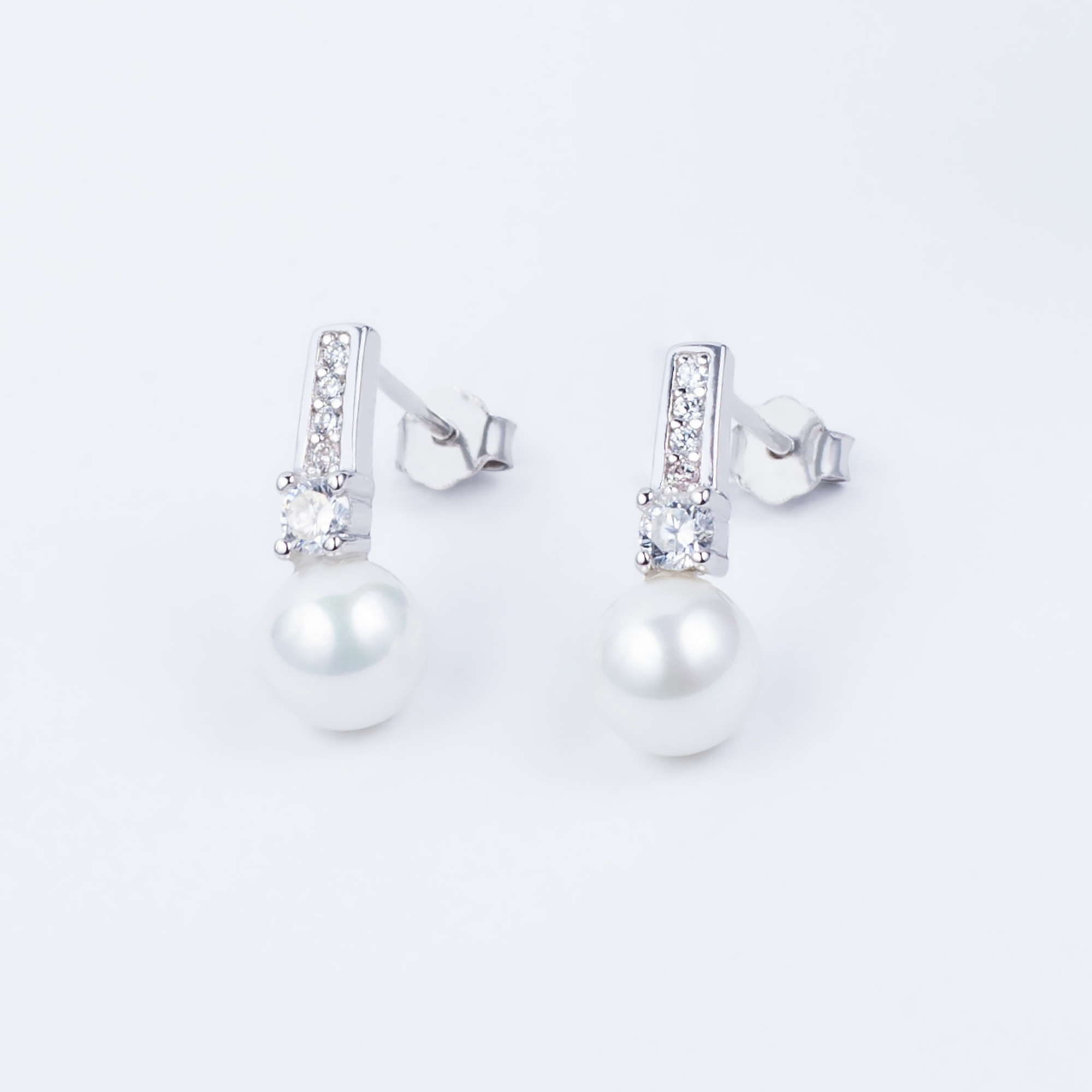 

Сережки TOP Silver 1,43 г 9520119б