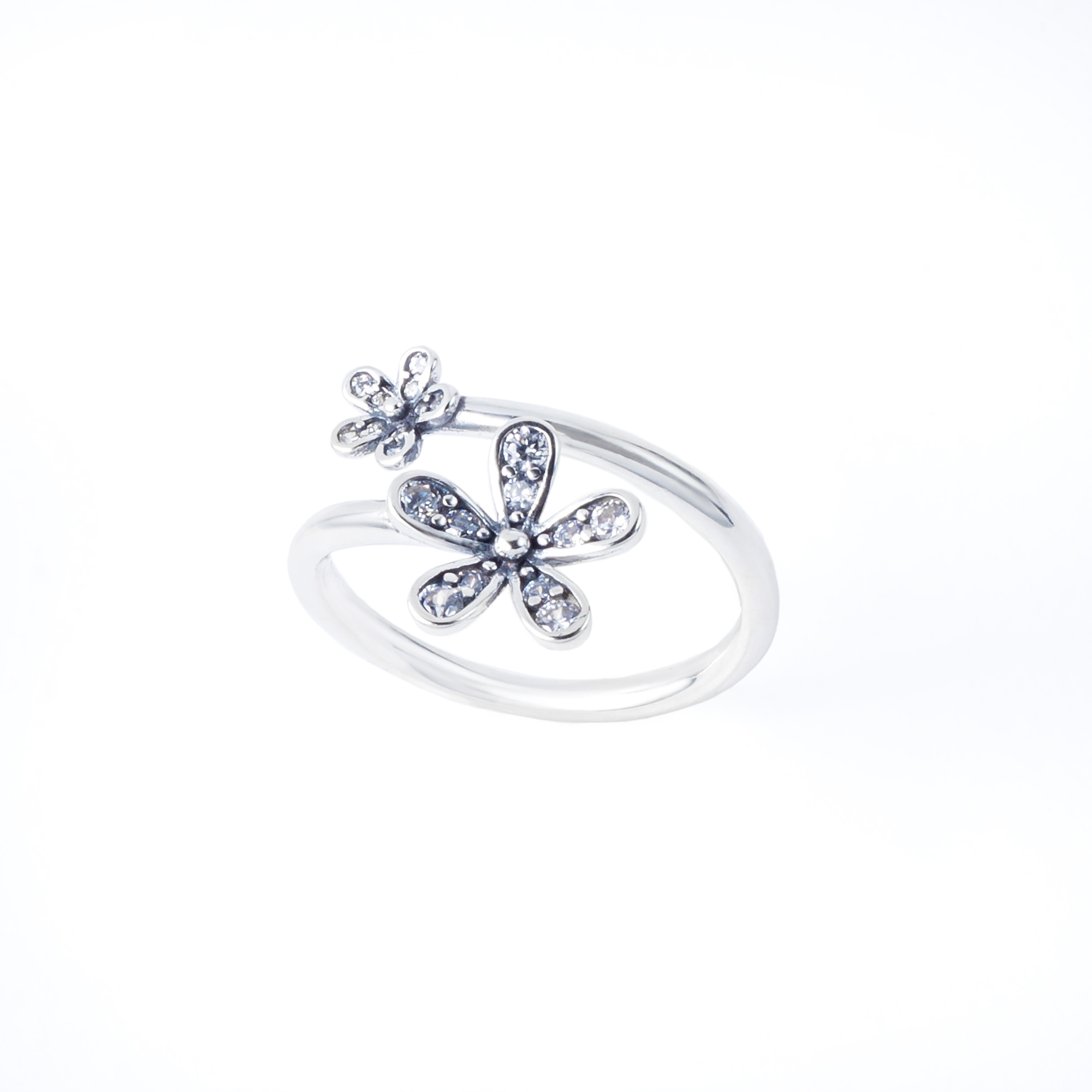 

Каблучка TOP Silver размер 20,0 2,97 г 510292б