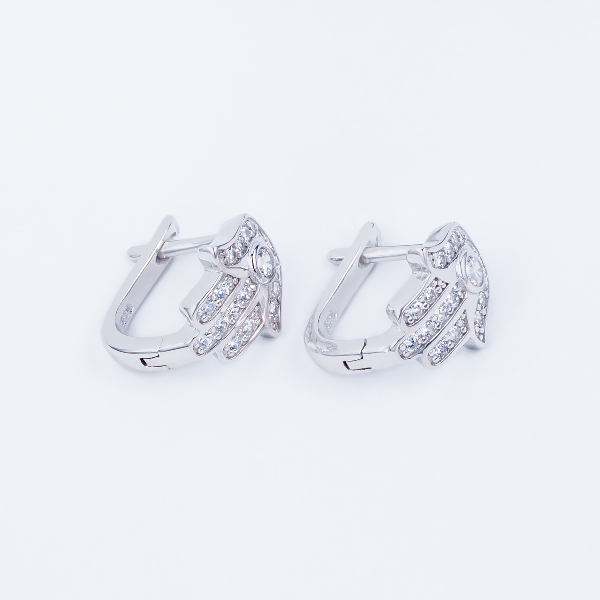

Сережки TOP Silver 4,00 г 9520108б