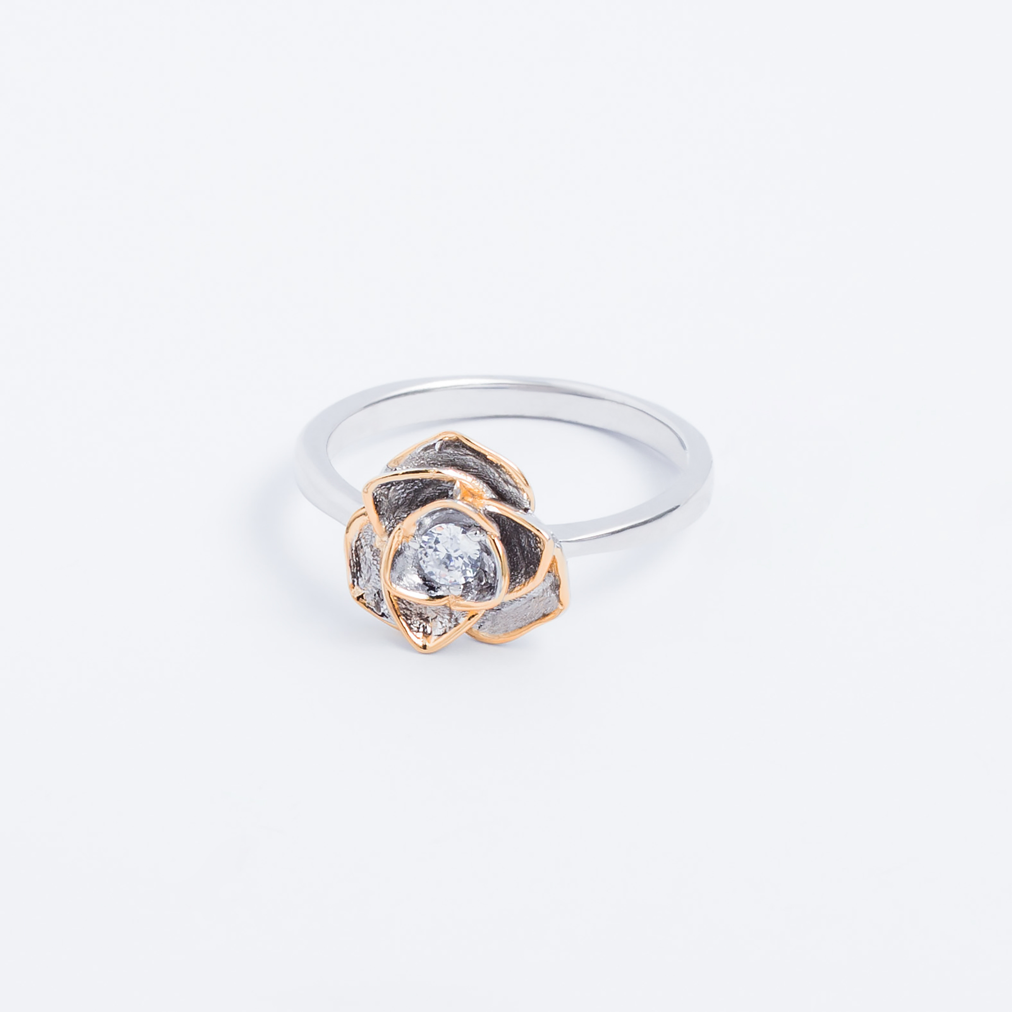 

Каблучка TOP Silver размер 19,0 2,70 г 9510138бж