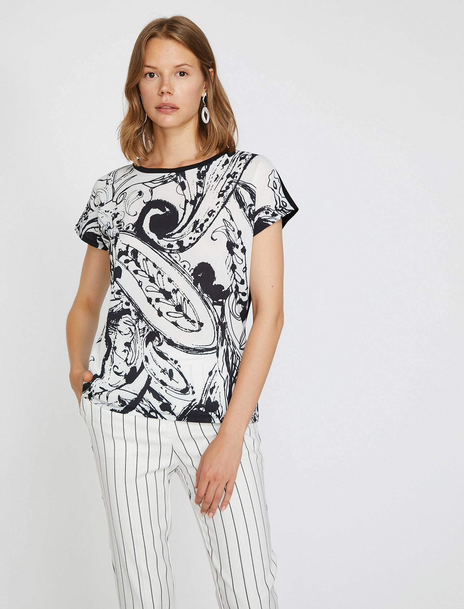 

Футболка Koton 0KAK13916EK-06D XL Black Design