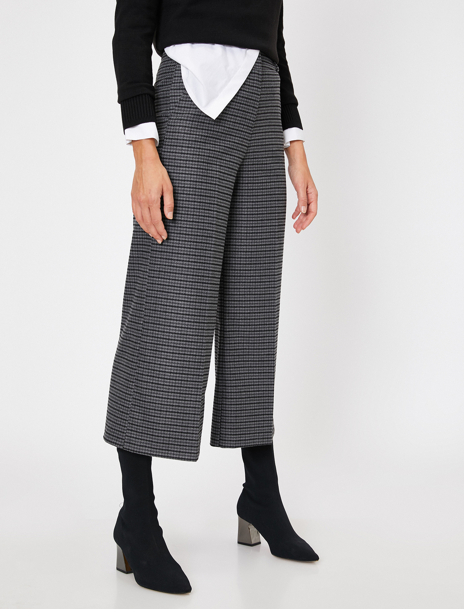 

Брюки Koton 0KAK42243UW-06D 40 Black Design