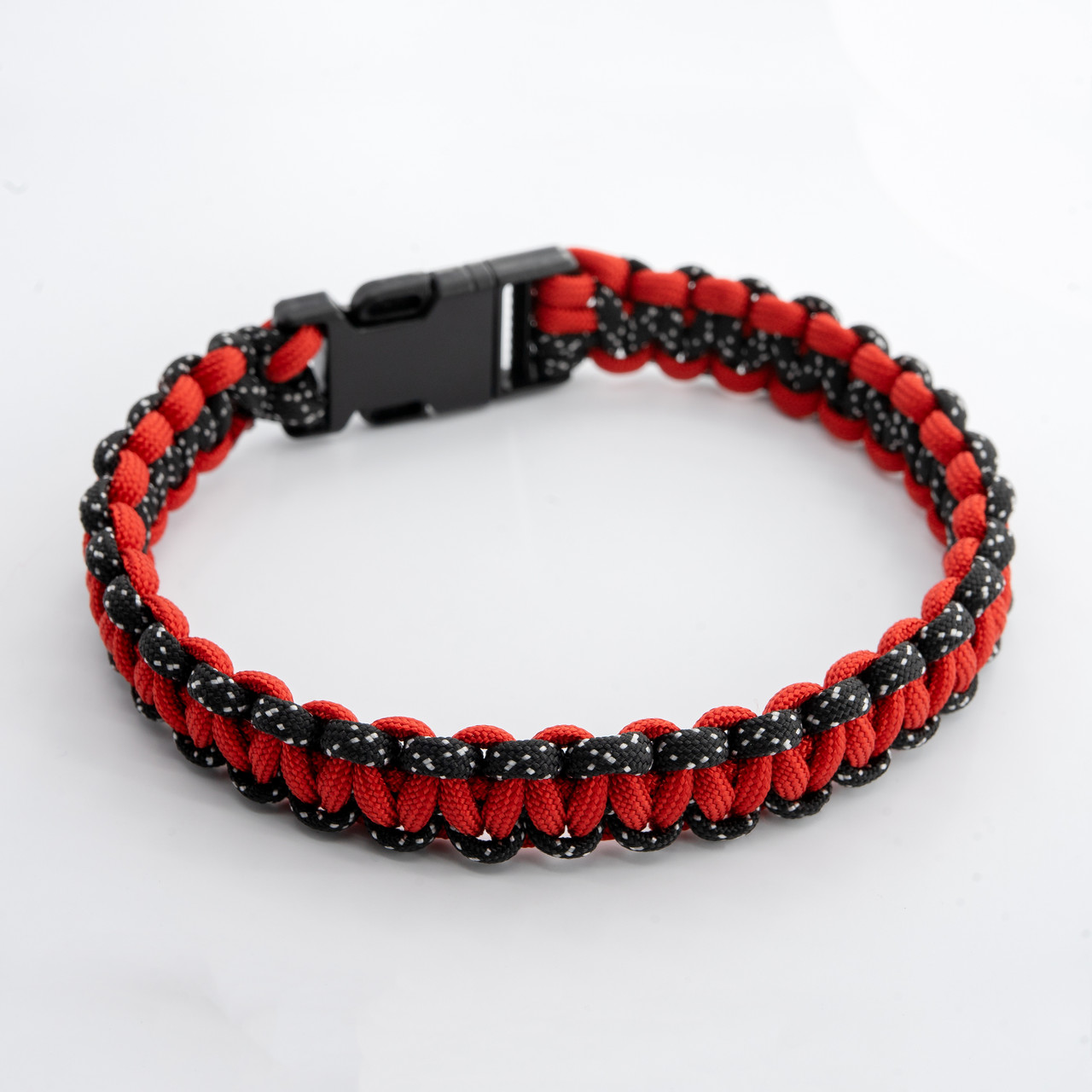 

Ошейник для собак из паракорда, плетение Лесенка M 30-35см красный-черный