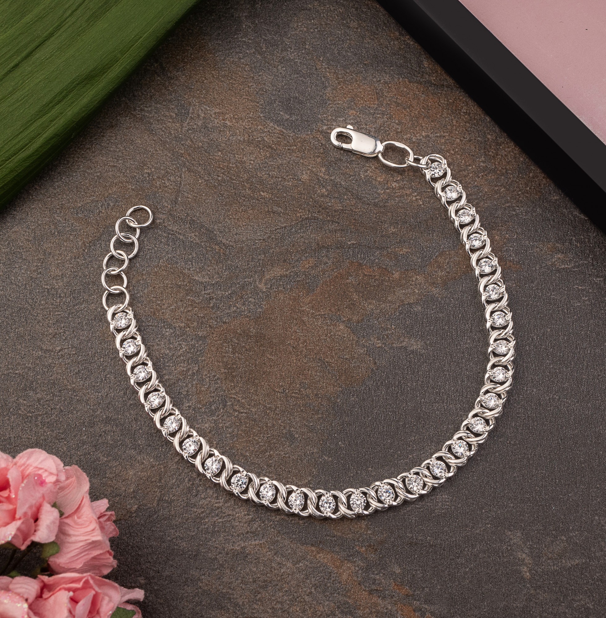 

Серебряный браслет Арабский бисмарк с камнями 16-18 см 7,5 грамм арт 204/2б