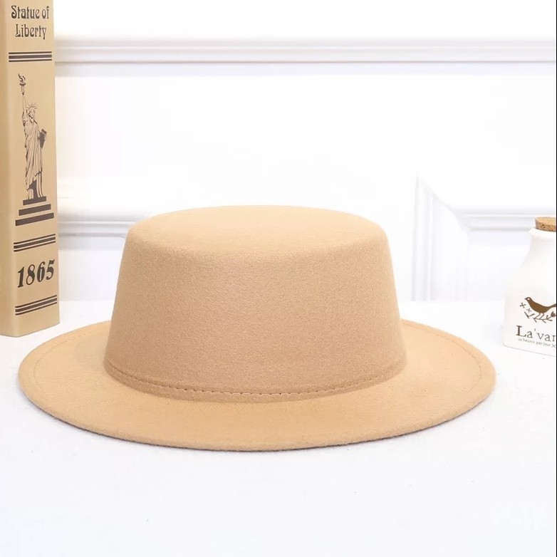 

Стильная фетровая шляпа Канотье Бежевый