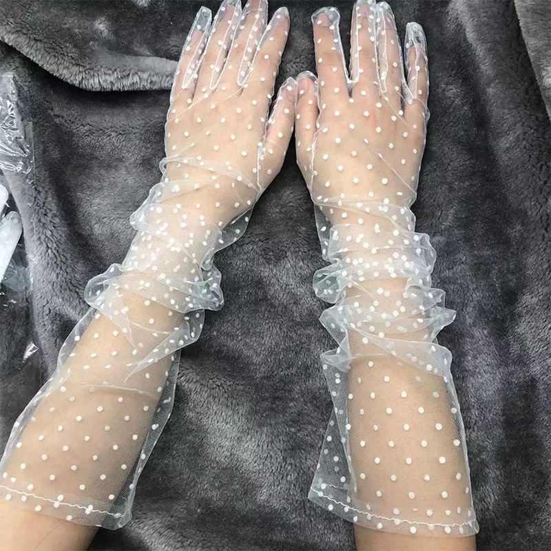 

Перчатки фатиновые в горошек длинные белые