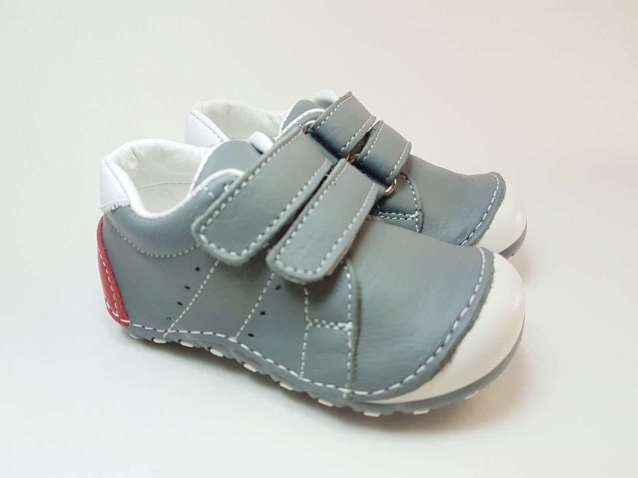

Туфлі Dog Bebe сірі 21 р (204-01-21)