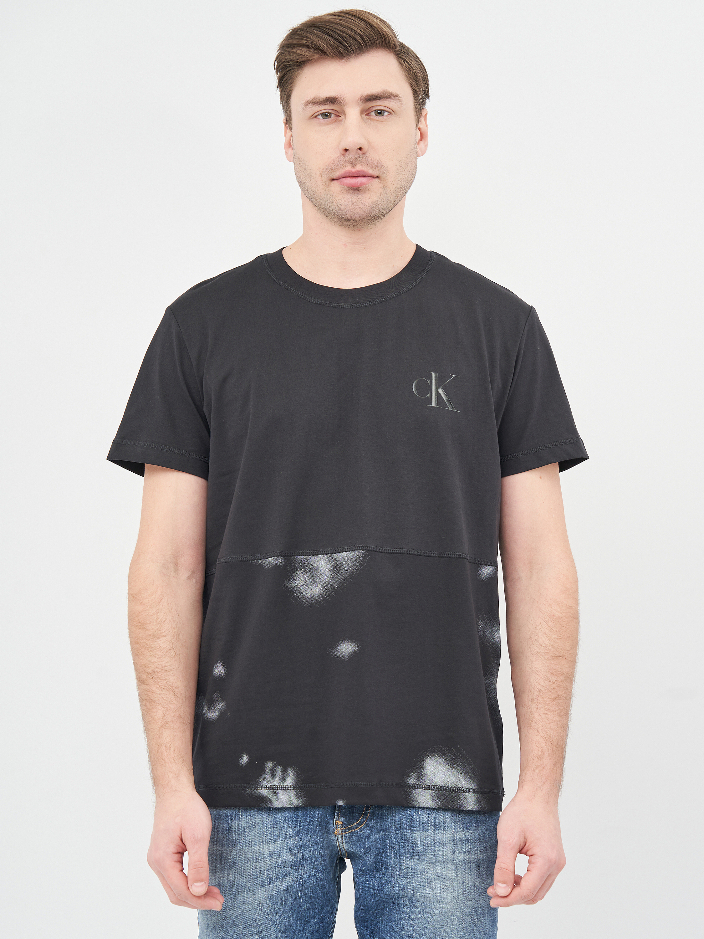 

Футболка Calvin Klein Jeans Cloud Blocking Tee J30J316464-BEH S CK Black