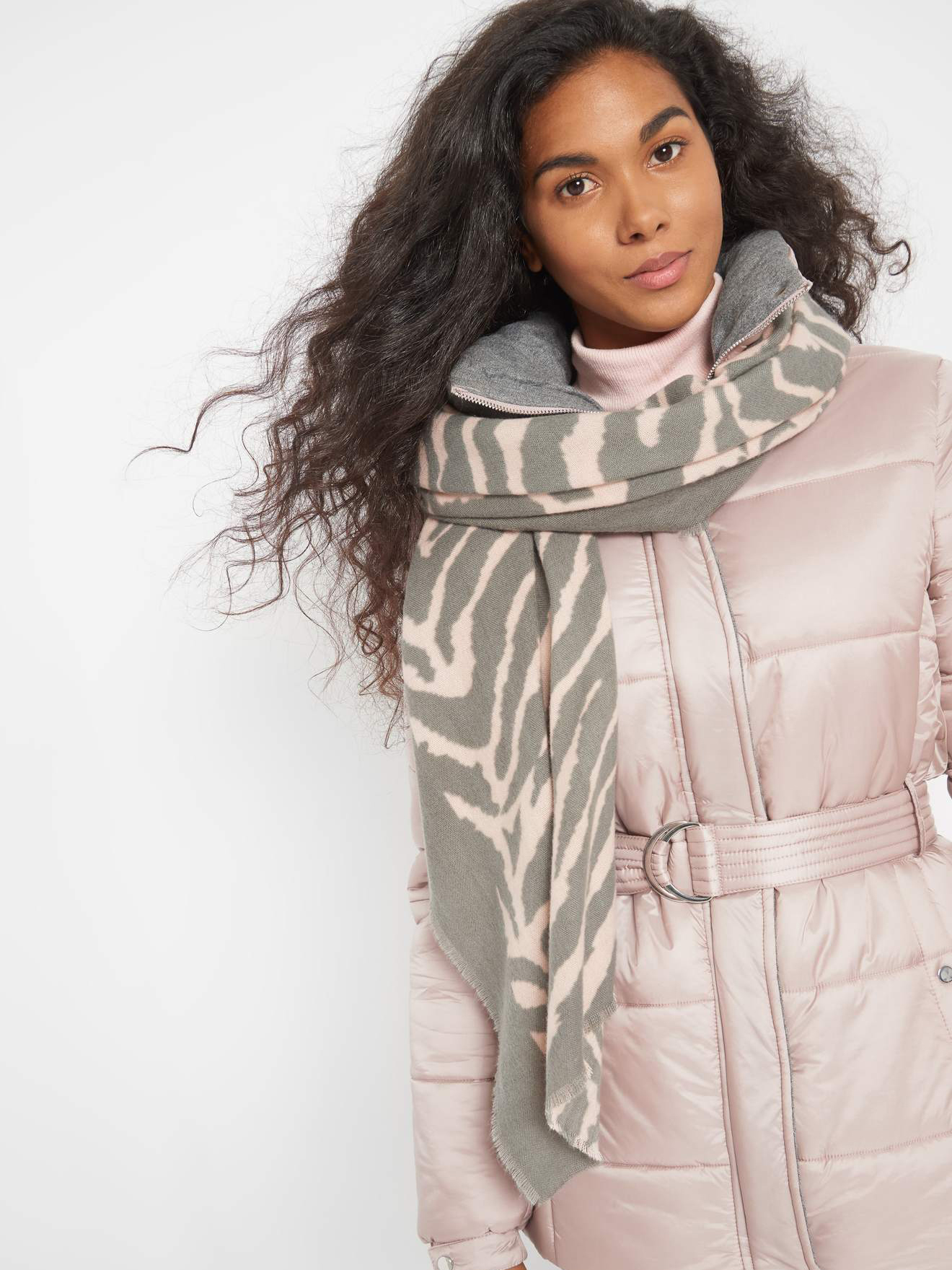 

Шарф Orsay 947183-232000 Розово-серый