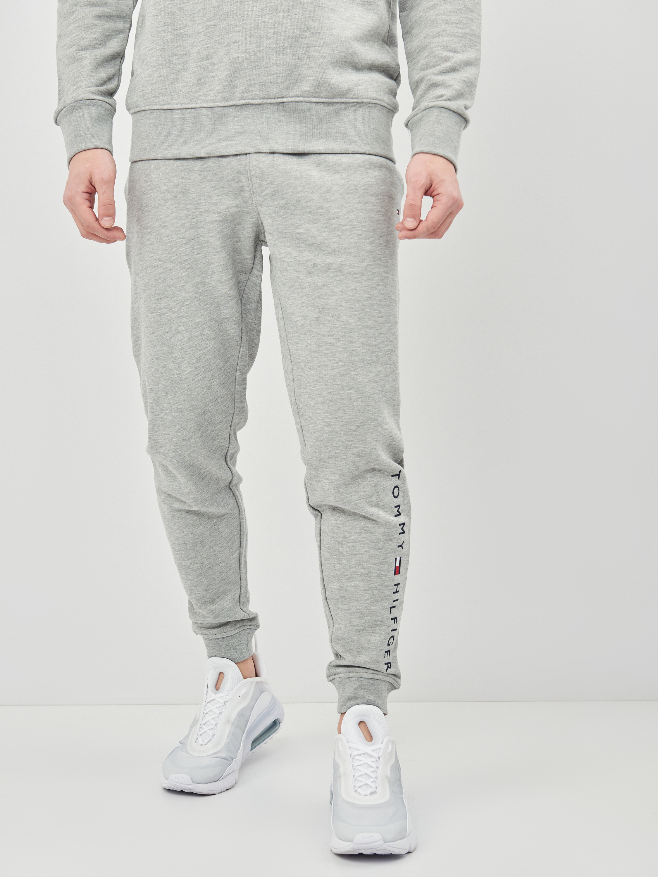 

Спортивные штаны Tommy Hilfiger 10446.2 S (44) Серые