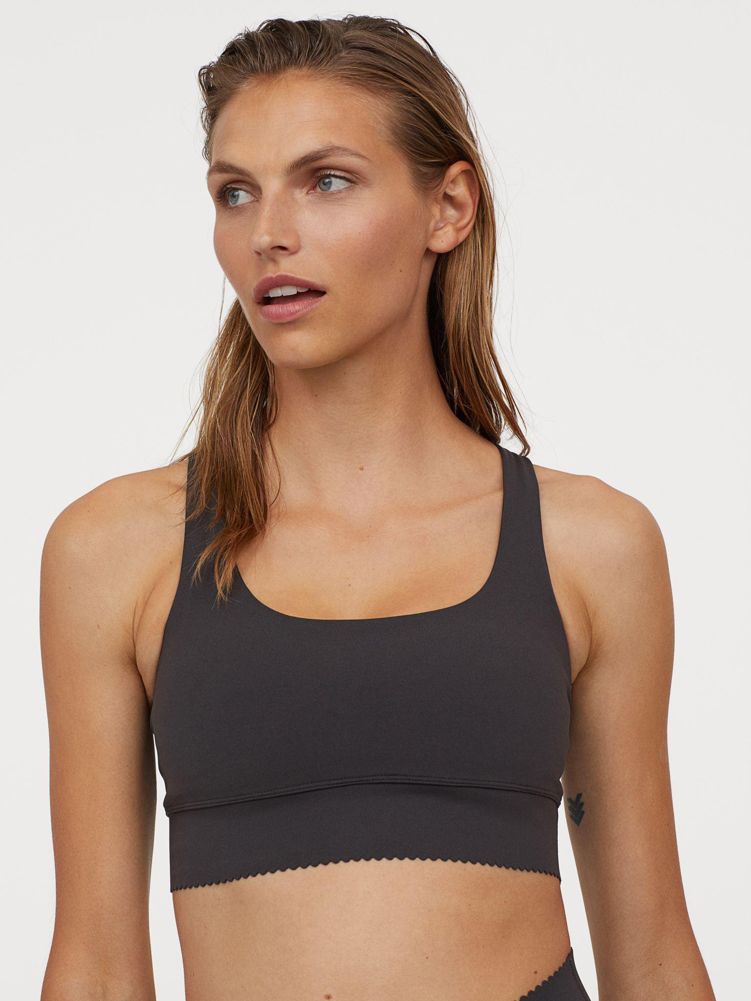 

Спортивный топ H&M 8517741-ACXW M Темно-серый