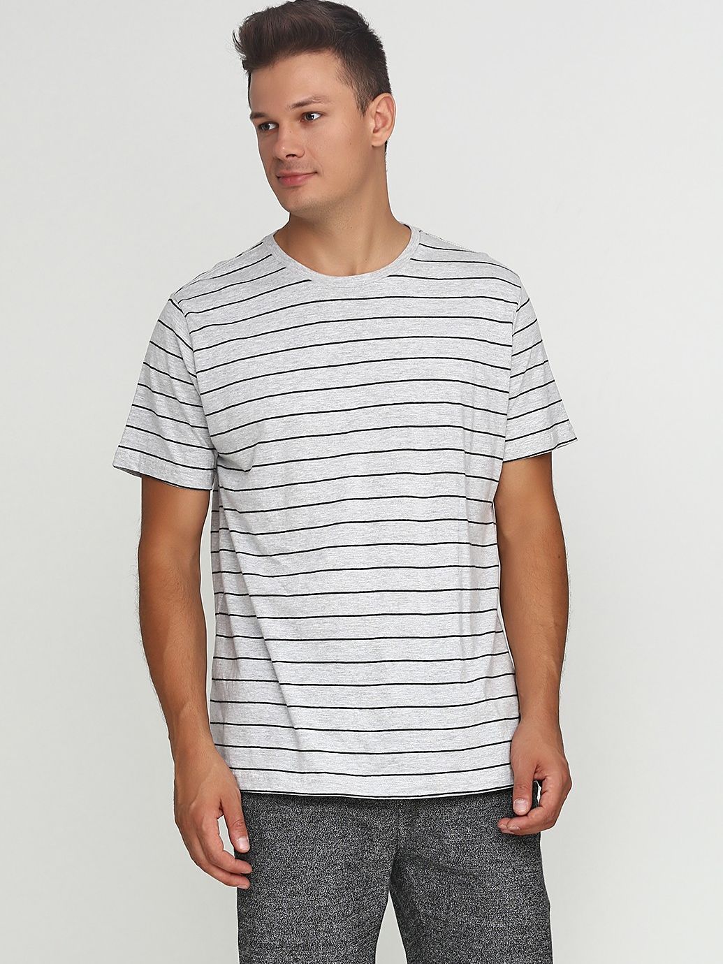 

Футболка H&M 0318484  Серая меланж, Футболка H&M 0318484 S Серая меланж