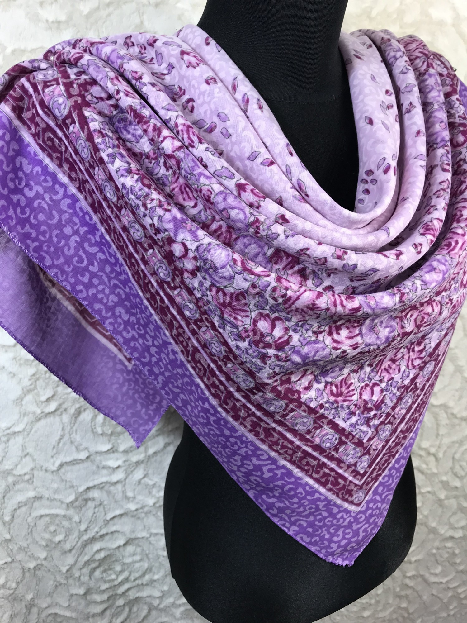 

Платок Cotton scarf 85х85 см женский большой хлопковый сиреневого цвета