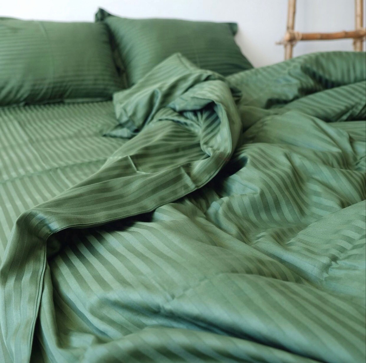 

Постельное бельё Textile Hygge сатин страйп 220х240 (простынь на резинке) зелёный 503312001