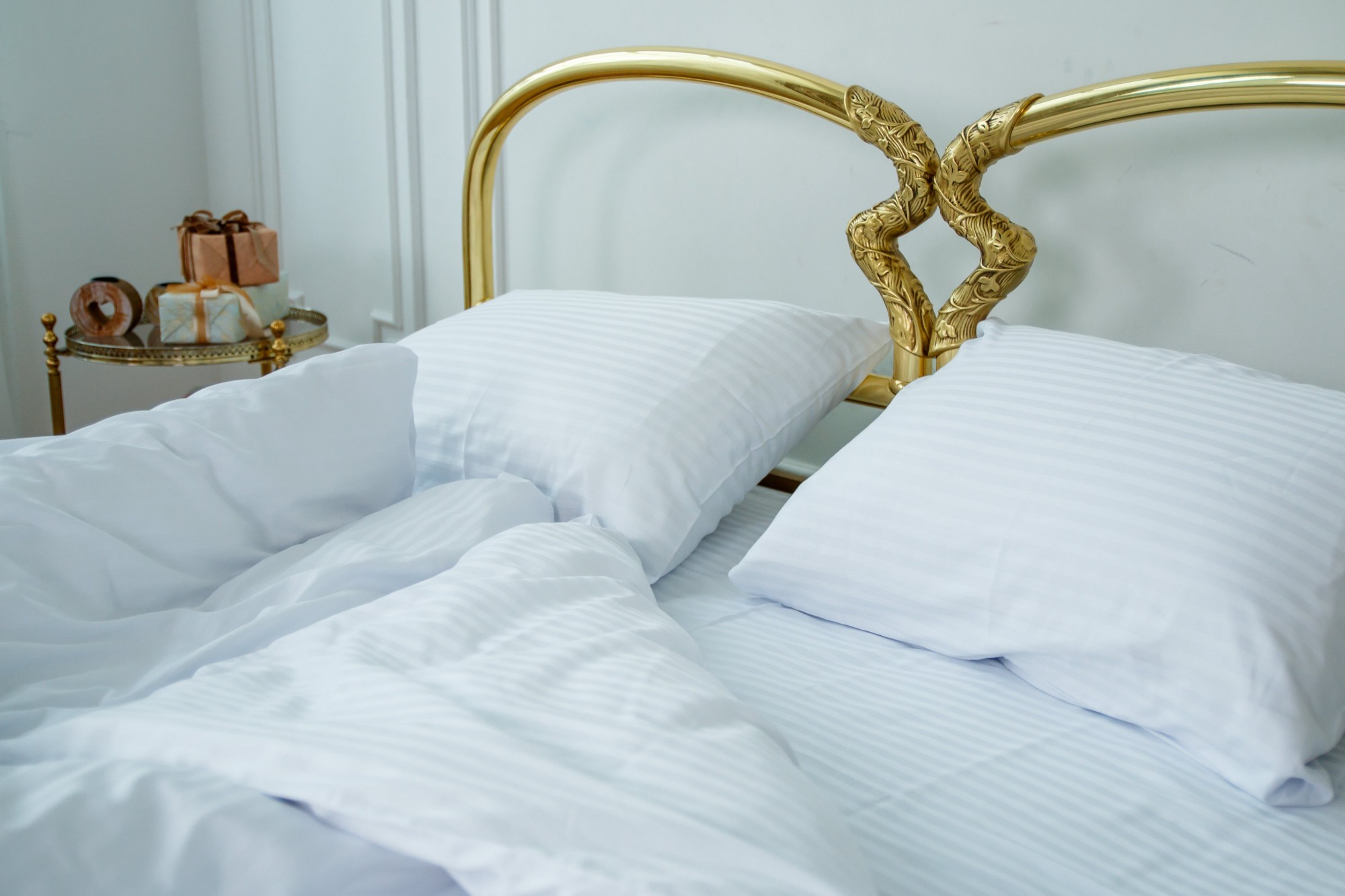 

Постельное бельё Textile Hygge сатин страйп 220х240 (простынь на резинке) белое 503312001