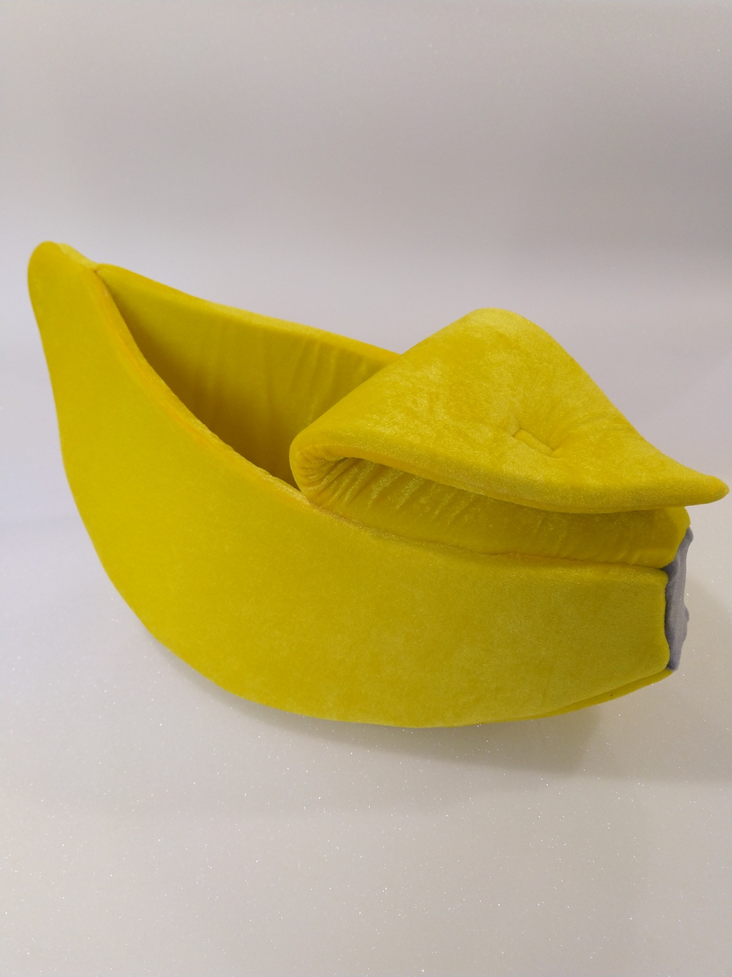 

Домик-Лежак Банан Luх home для котов и собак 53,5×23×27 Желтый (100296006)