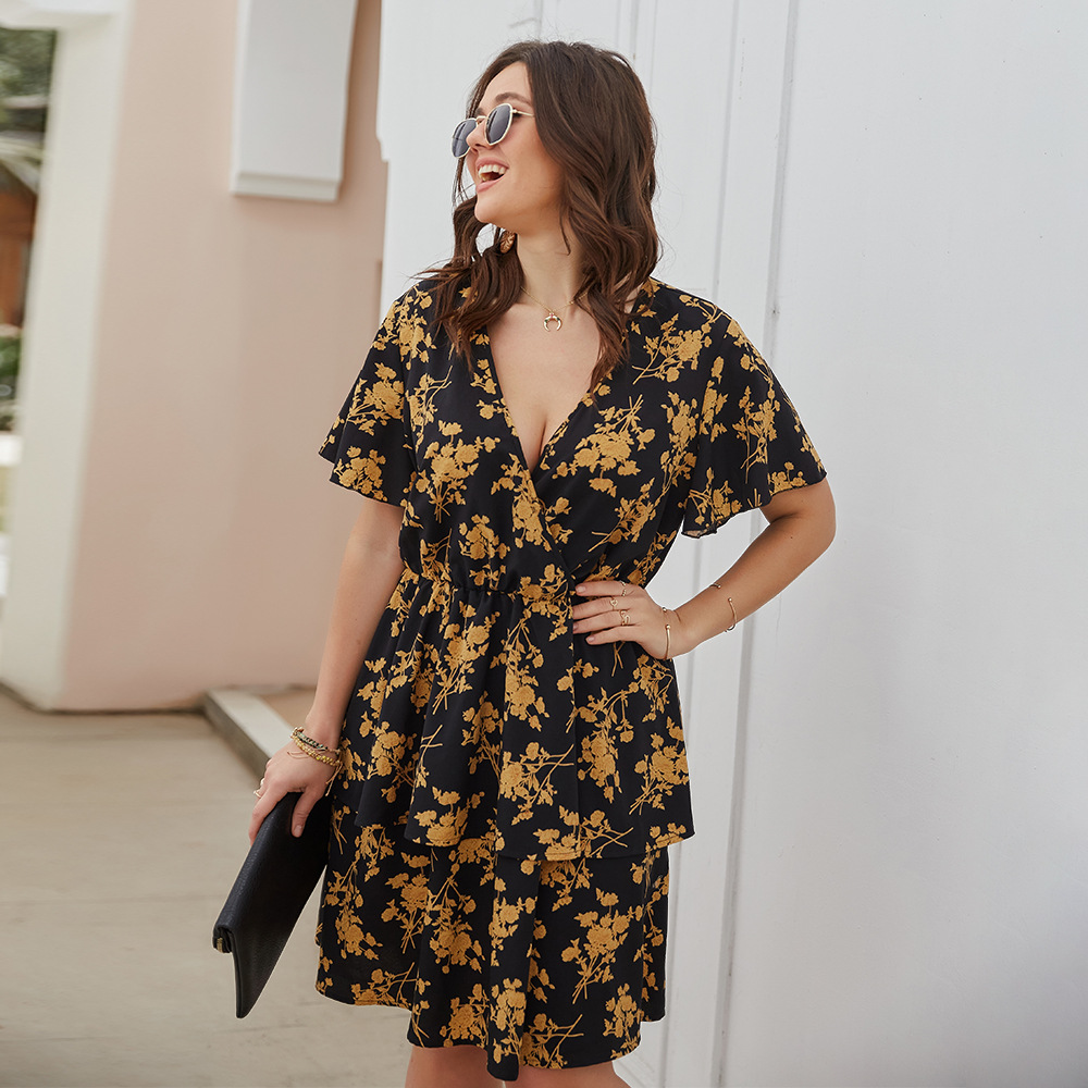 

Платье женское с пышной юбкой Golden flowers Berni Fashion PLUS (XXL) Черный