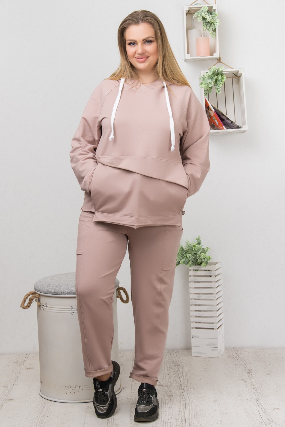 

Костюм прогулочный NEW FASHION свободного кроя 50 кофейный
