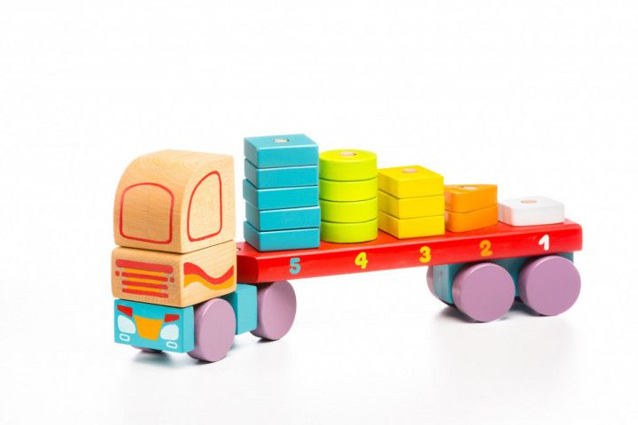 

Тягач з Геометричними фігурами LM-13 13425 Cubika (2400673841012)