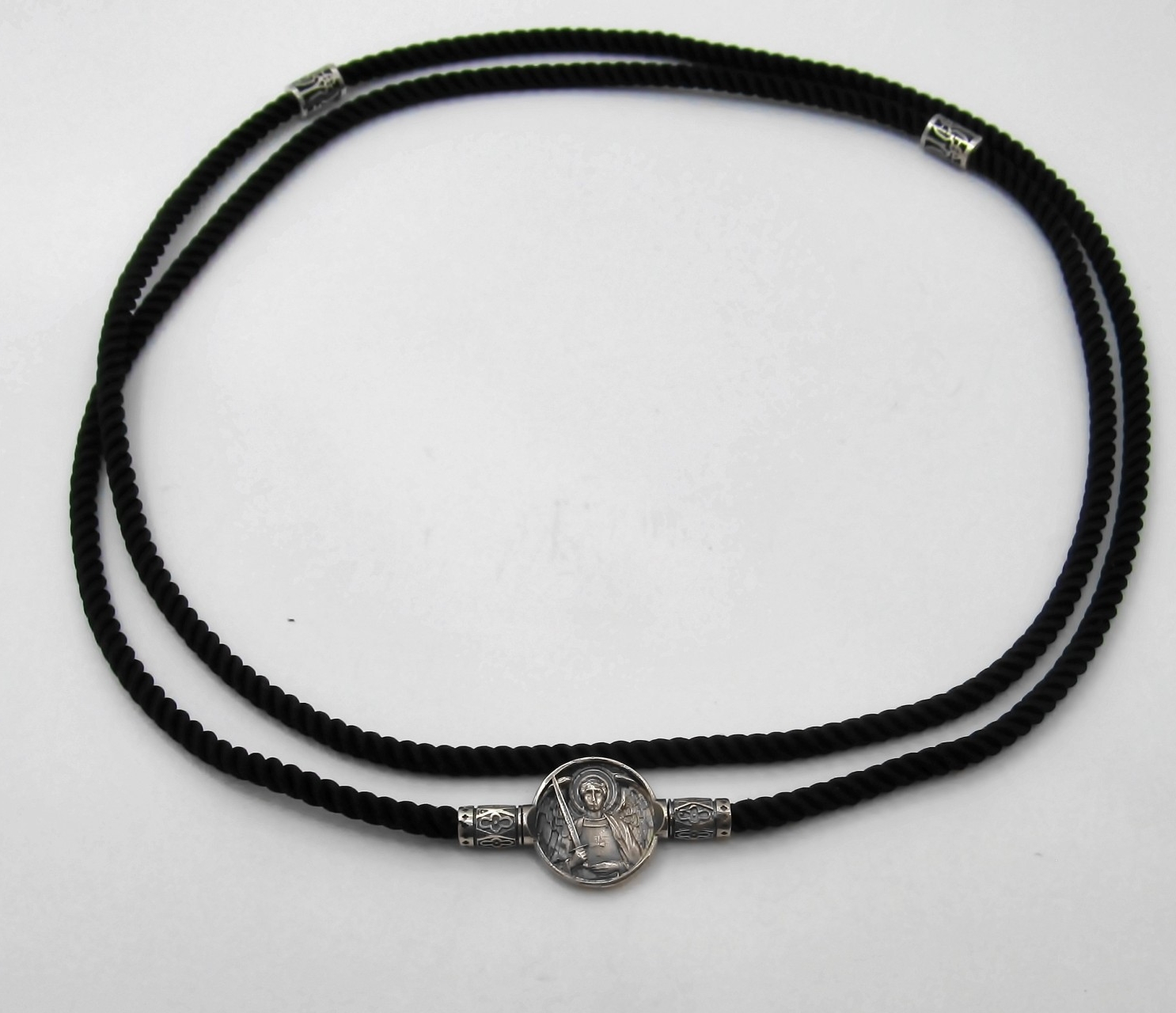 

Шнур шелковый с серебряным замком SilverArtisan 1.71439 65 размер