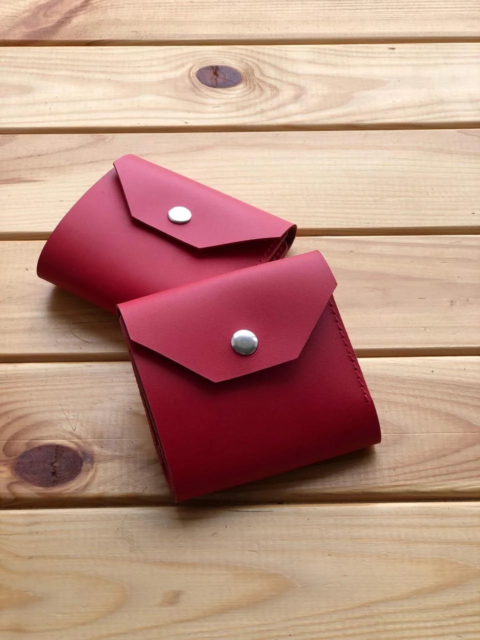 

Маленький кожаный кошелек Fresh на кнопке Hand Made красный 9*8