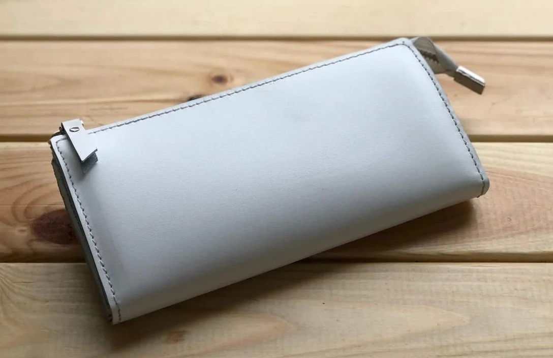 

Вместительный кожаный женский кошелек на молнии Fresh Hand Made белый 20*10