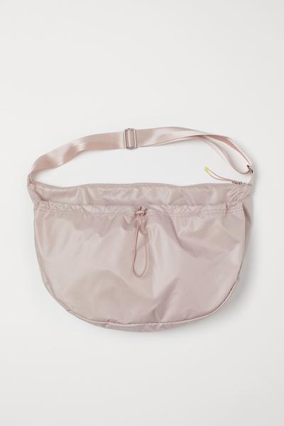 

Сумка на плечо H&M 8х34х50 см. Светло-розовый
