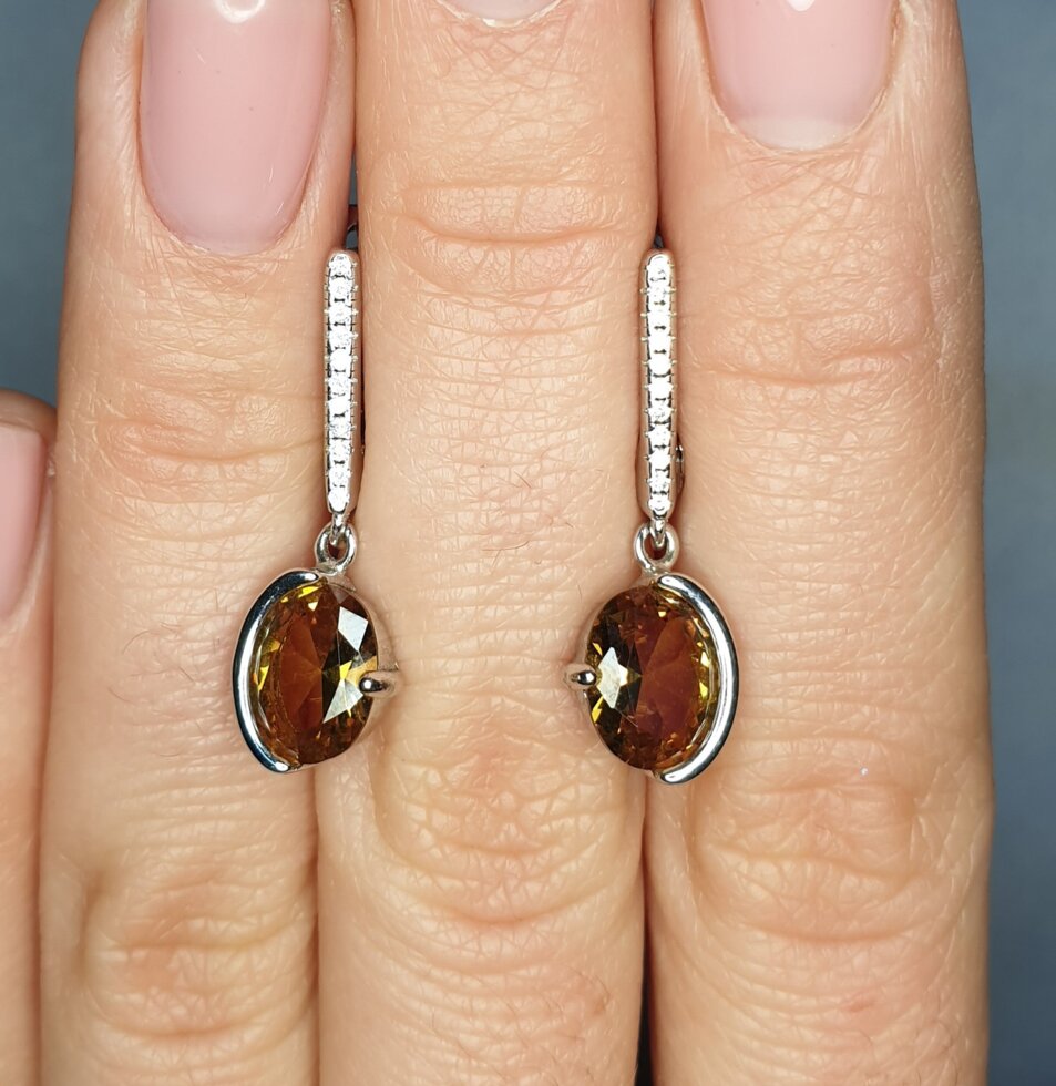 

Сережки серебряные с султанитом 5,49 г