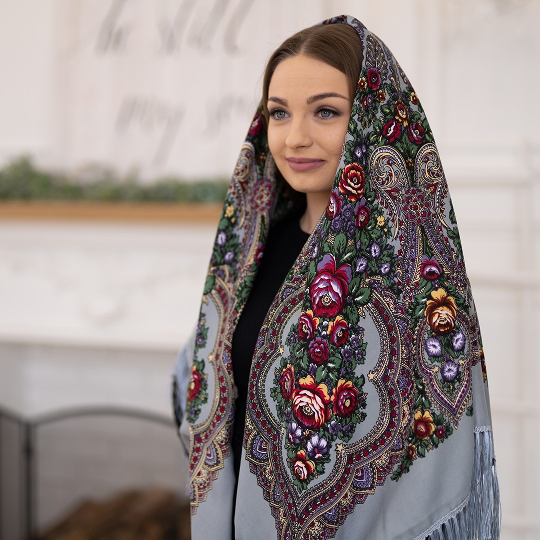 

Павлопосадский платок Цветочное вдохновение 1067.10