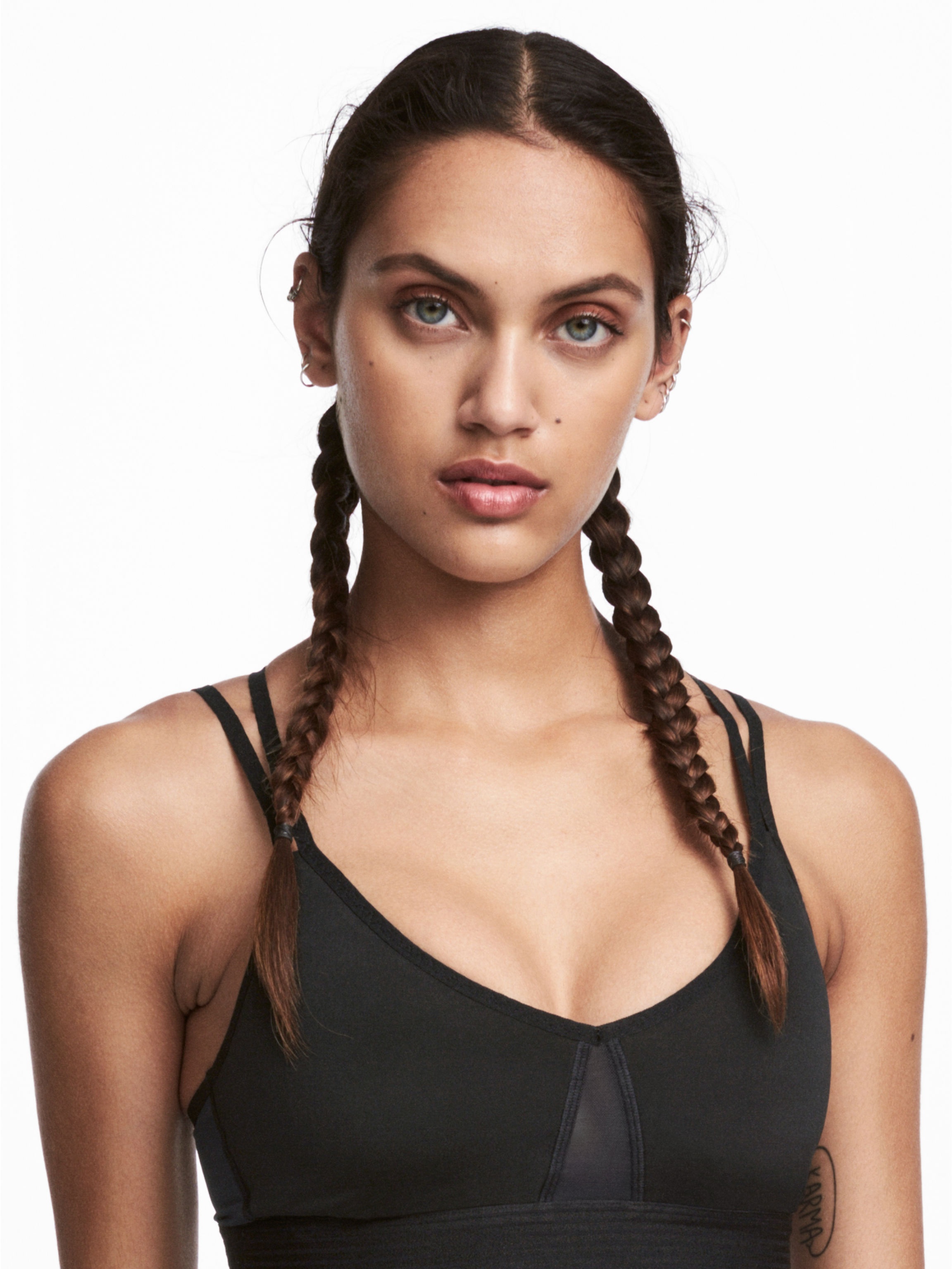 

Спортивный топ H&M 4663816 L Почти черный