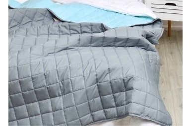 

Двустороннее серое с голубым стёганое покрывало " Дуэт" 220*210