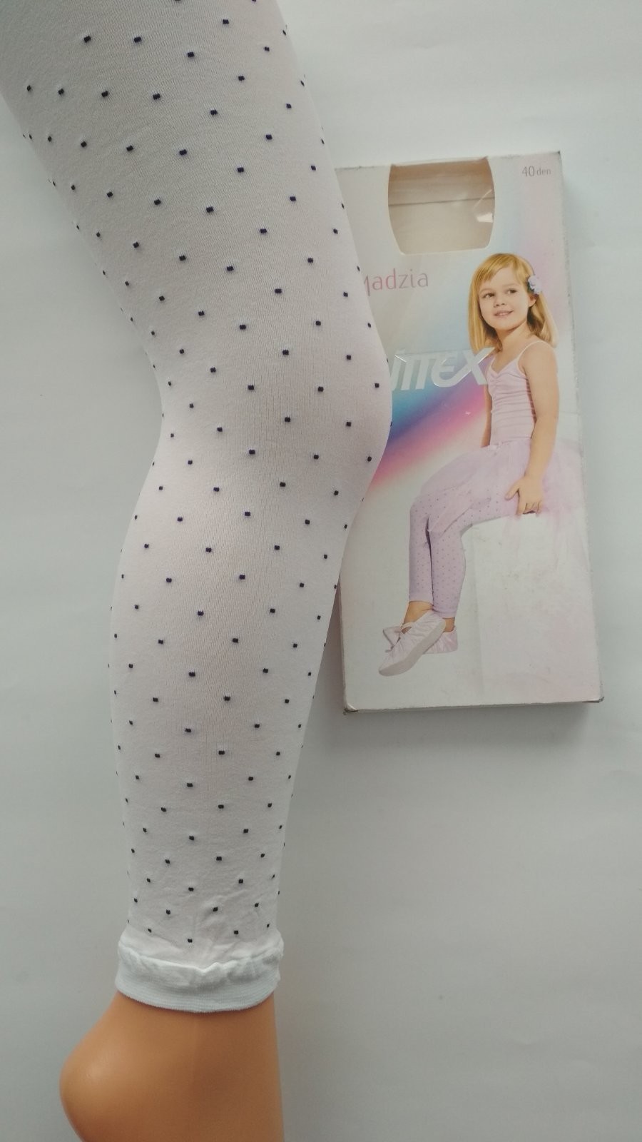 

Легінси для дівчинки з ефектом 3D MADZIA 40 den KNITTEX р.122-128 (білі)