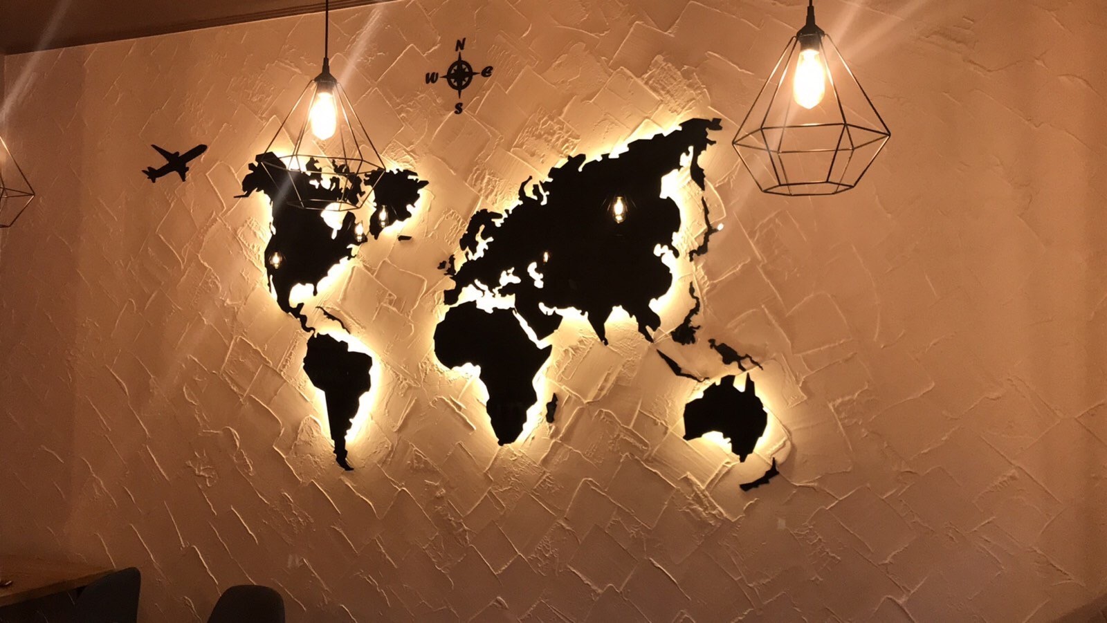 

Пластиковая карта Мира с подсветкой (Теплая) Led Map 1700х1000 мм Черная