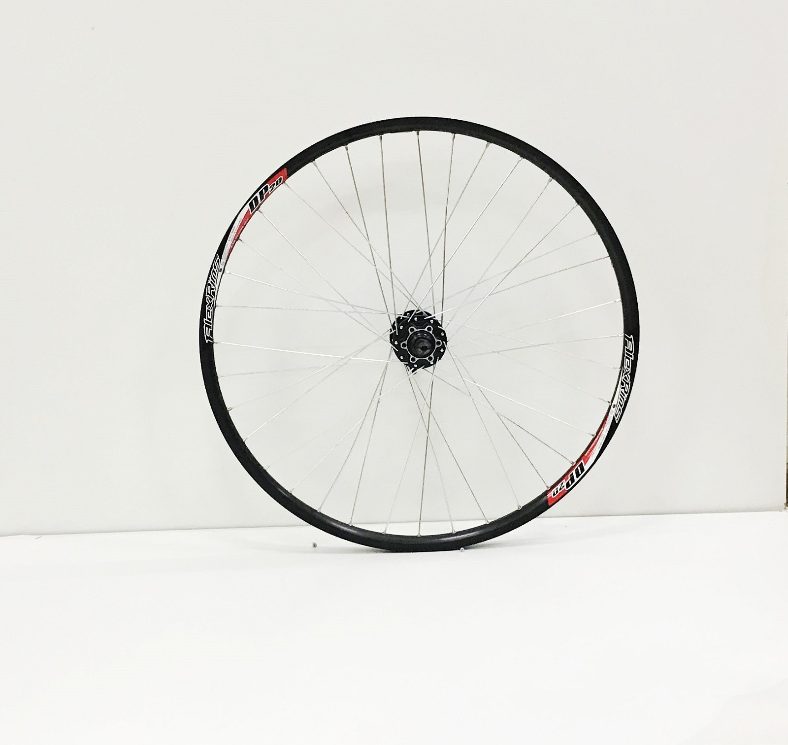 

Колесо на велосипед заднее 26" Velohit mod 380 под кассету и дисковый тормоз