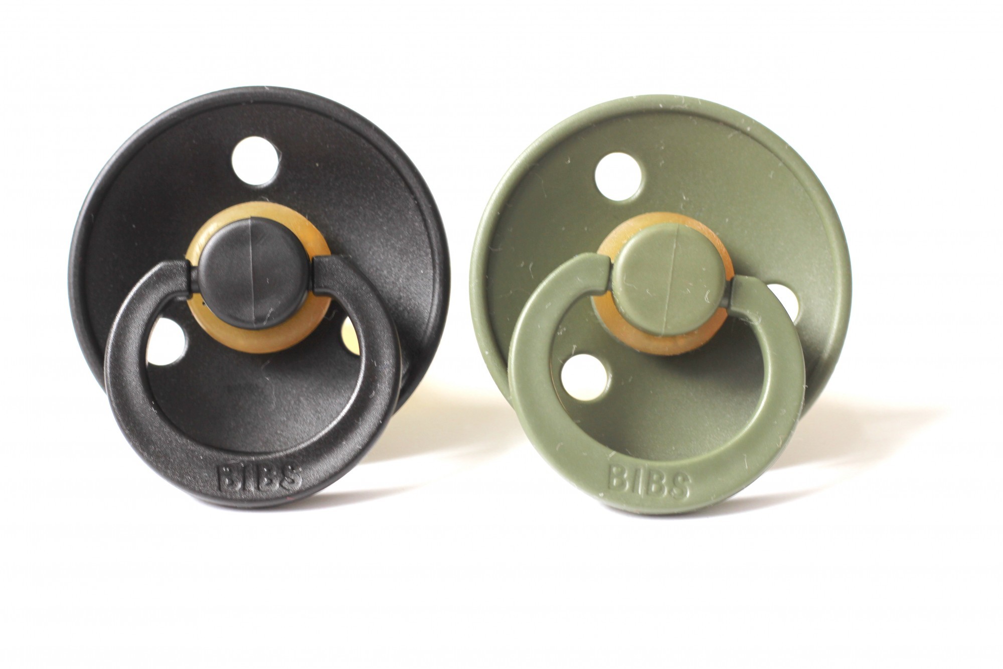 

Пустышка BIBS Black + Hunter Green 6-18 мес. 2 шт.