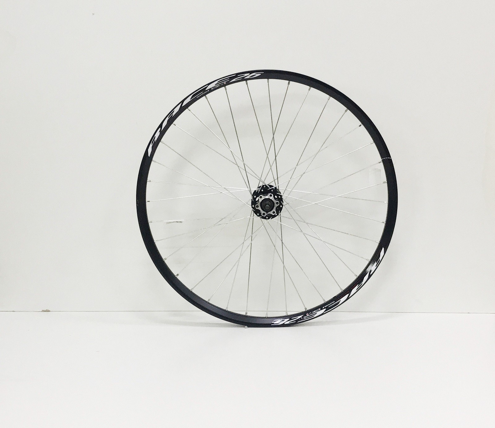 

Колесо на велосипед переднее 26" Velohit mod 115 под дисковый тормоз