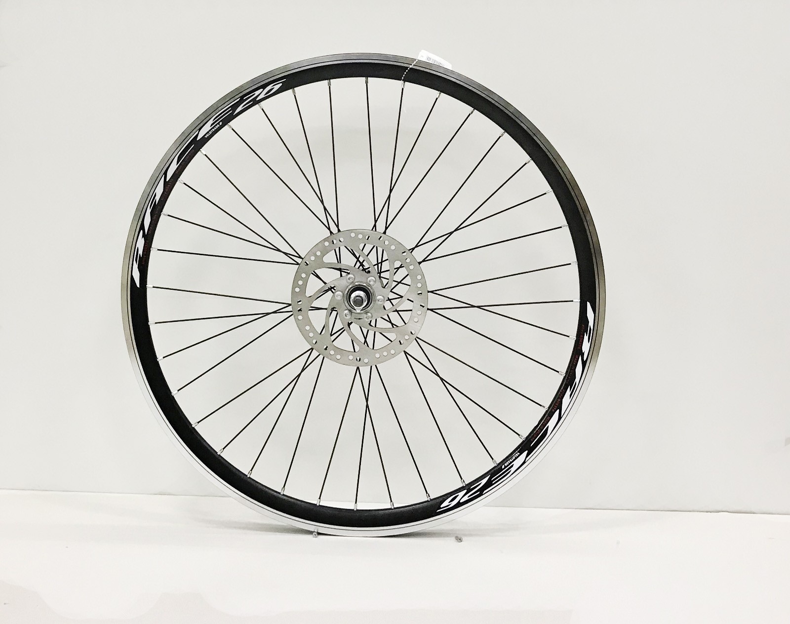 

Колесо на велосипед переднее 26" Velohit mod 170 дисковый тормоз промышленный подшипник