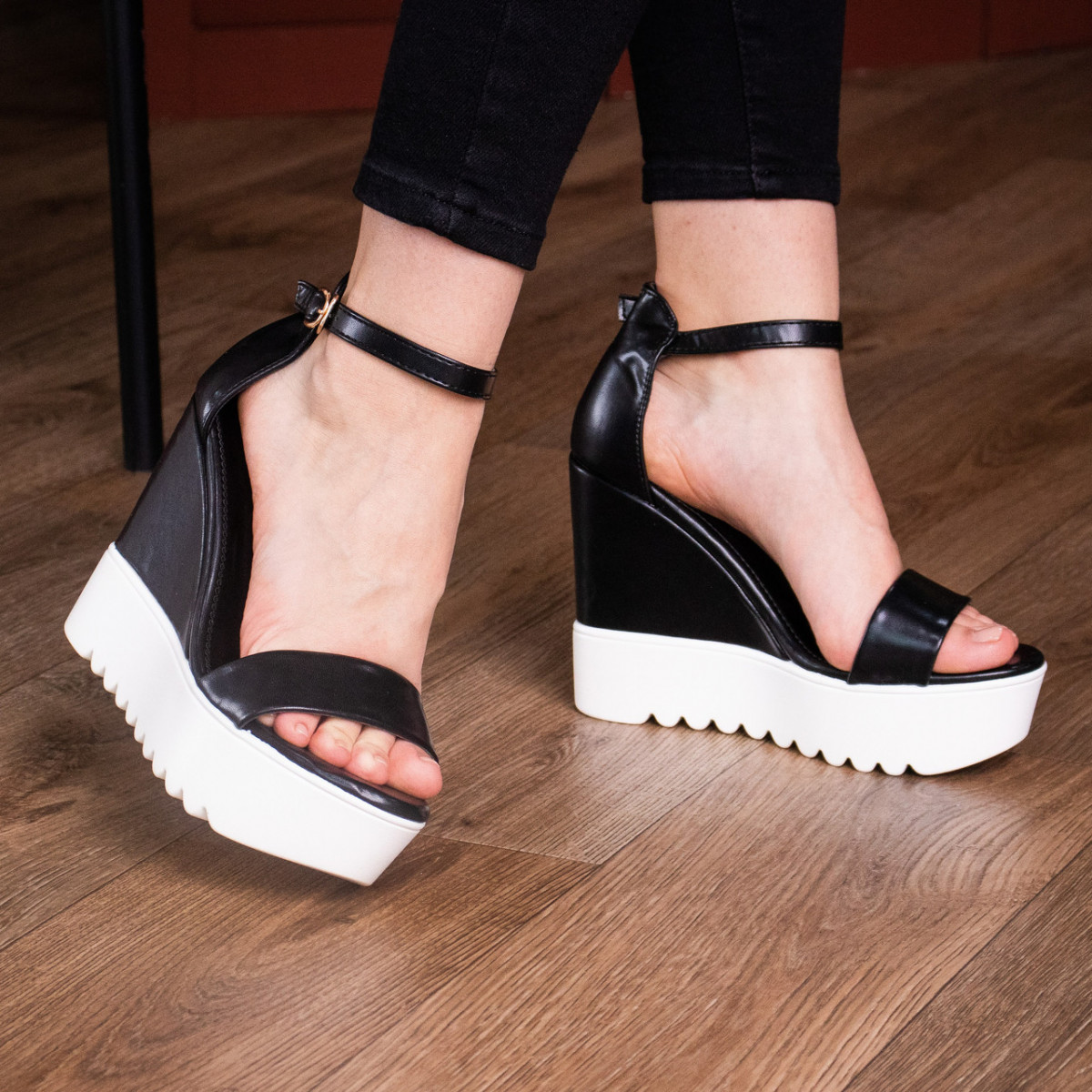 

Женские босоножки Shoes Dolly 2880 38 размер 24 см Черный