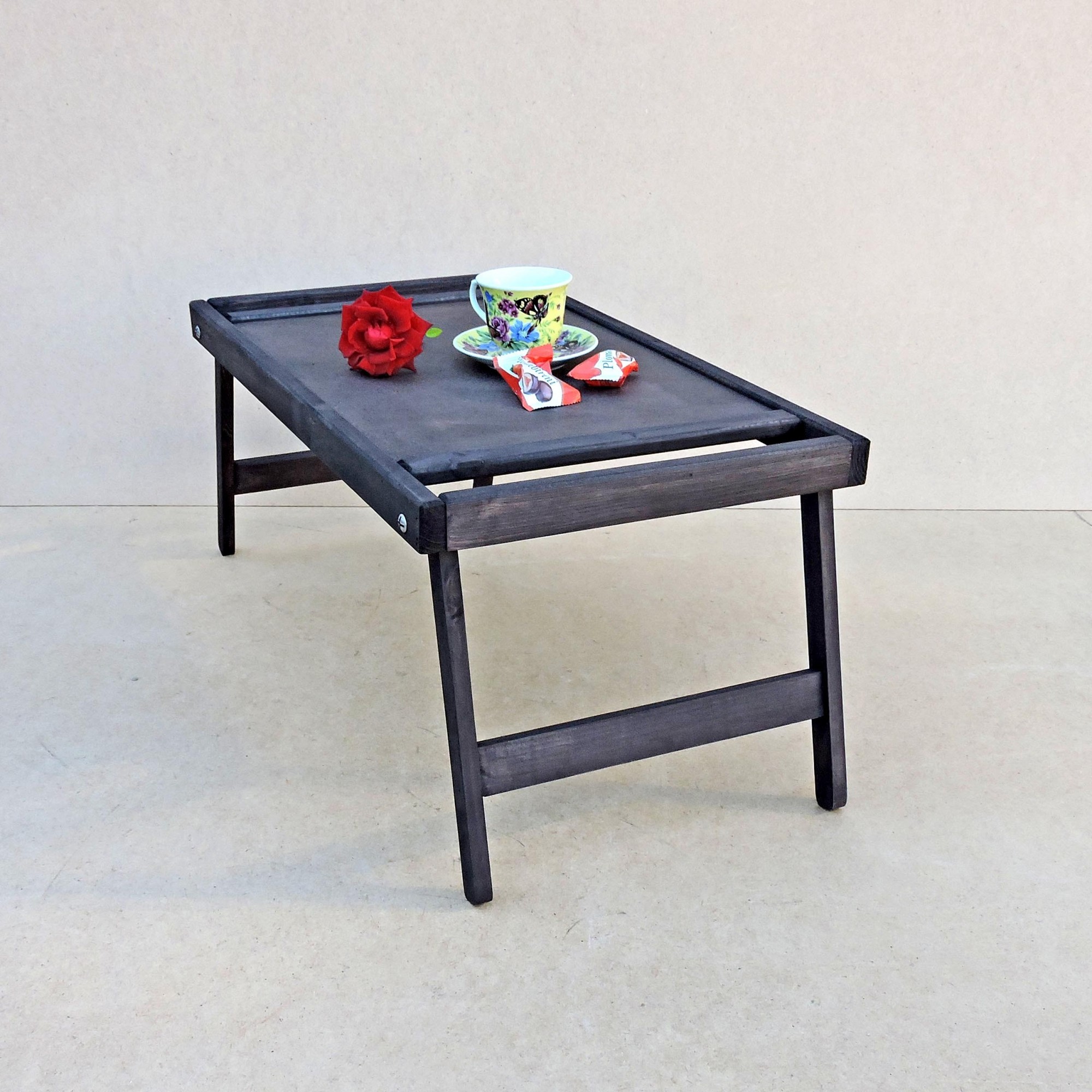 

Прикроватный столик-поднос с ручками IZD Теннесси 69х39х27,5 см Венге СТП-000612