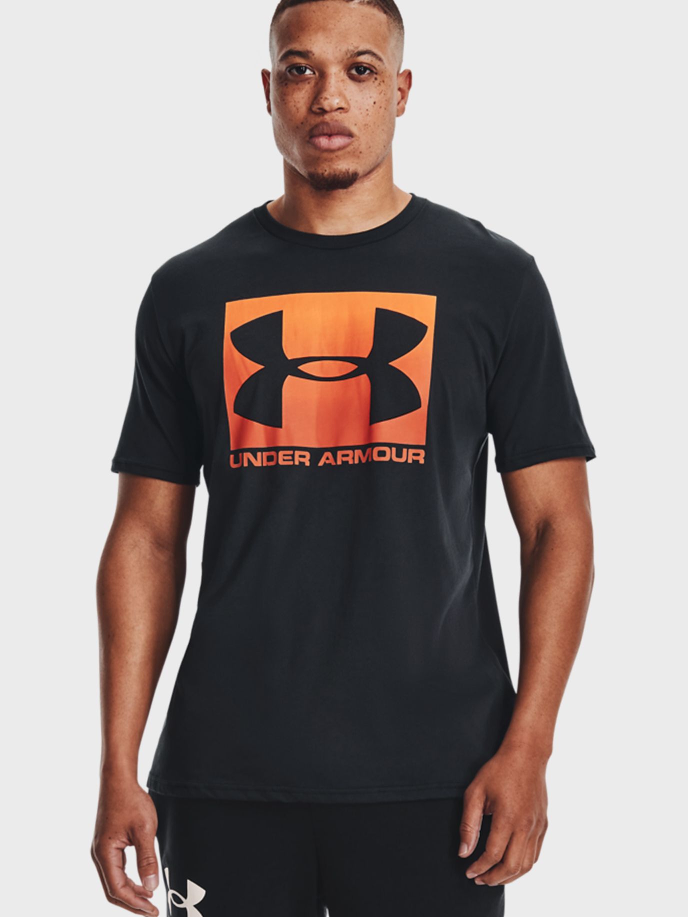 

Футболка Under Armour Ua Boxed Sportstyle Ss-Blk 1329581-003 XL Черная
