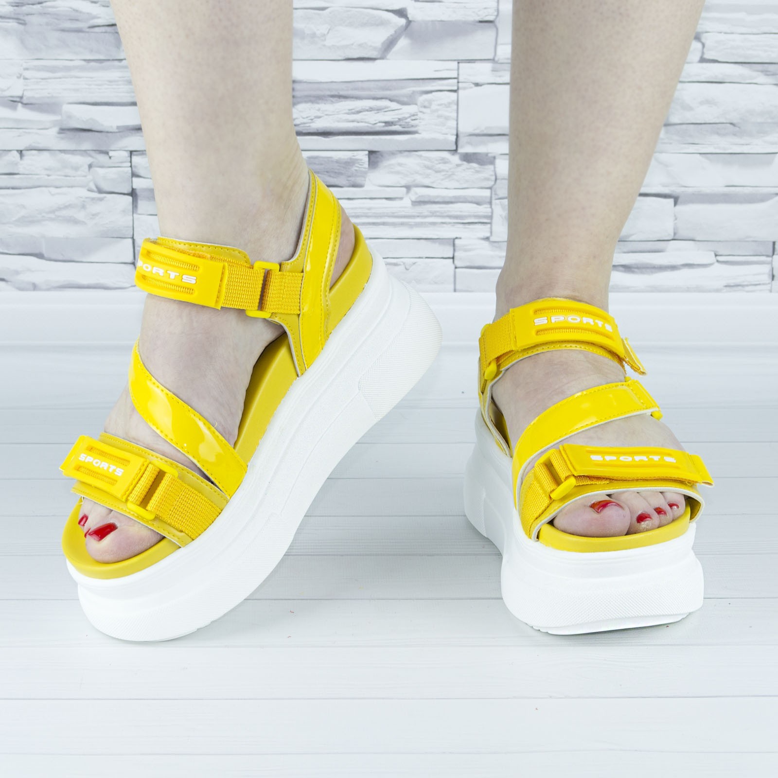 

Босоножки женские Violeta 165-3 yellow желтые спортивные стильные на платформе на липучках 39р (25 см) b-627