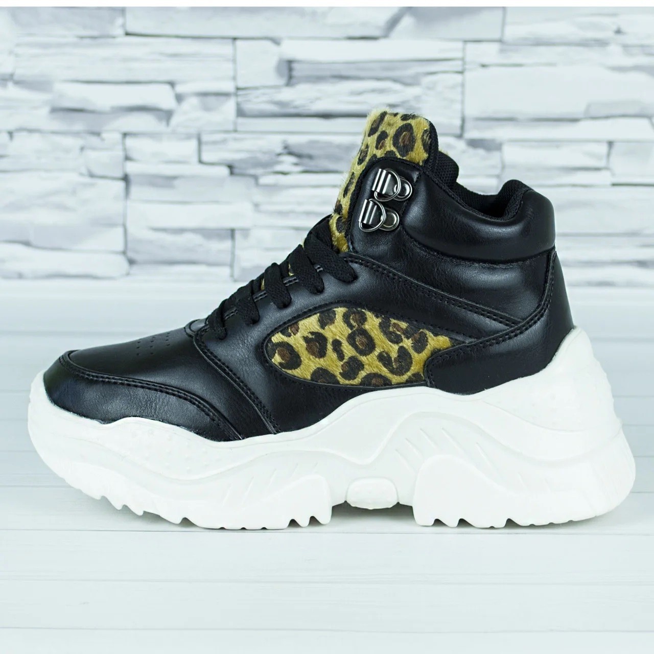 

Кроссовки женские Veagia 20-702 black черные деми эко кожа принт леопард 37 р. (24 см) b-473