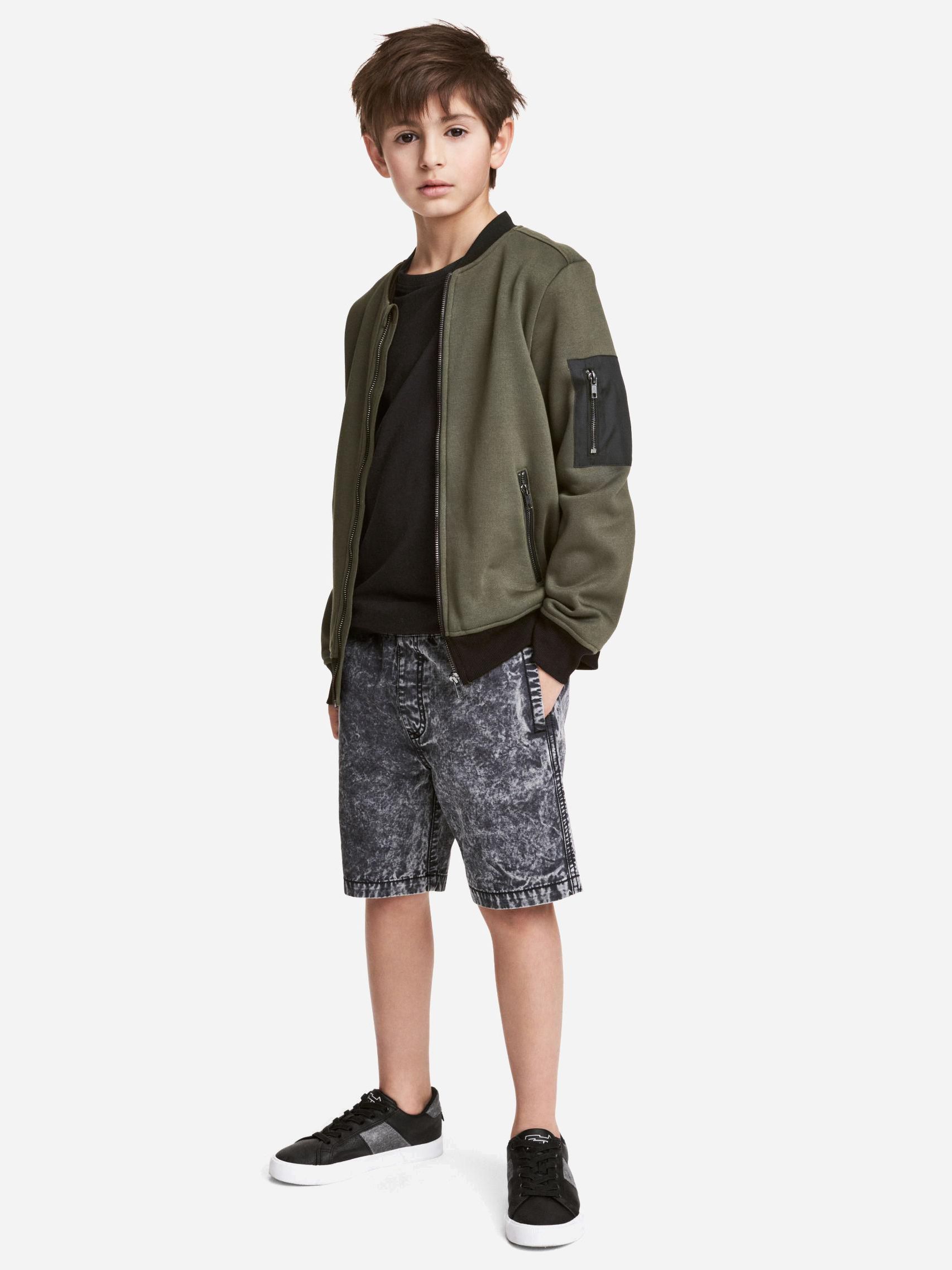 

Шорты H&M 4879825-AASL 140 см Темно-серые в узоры