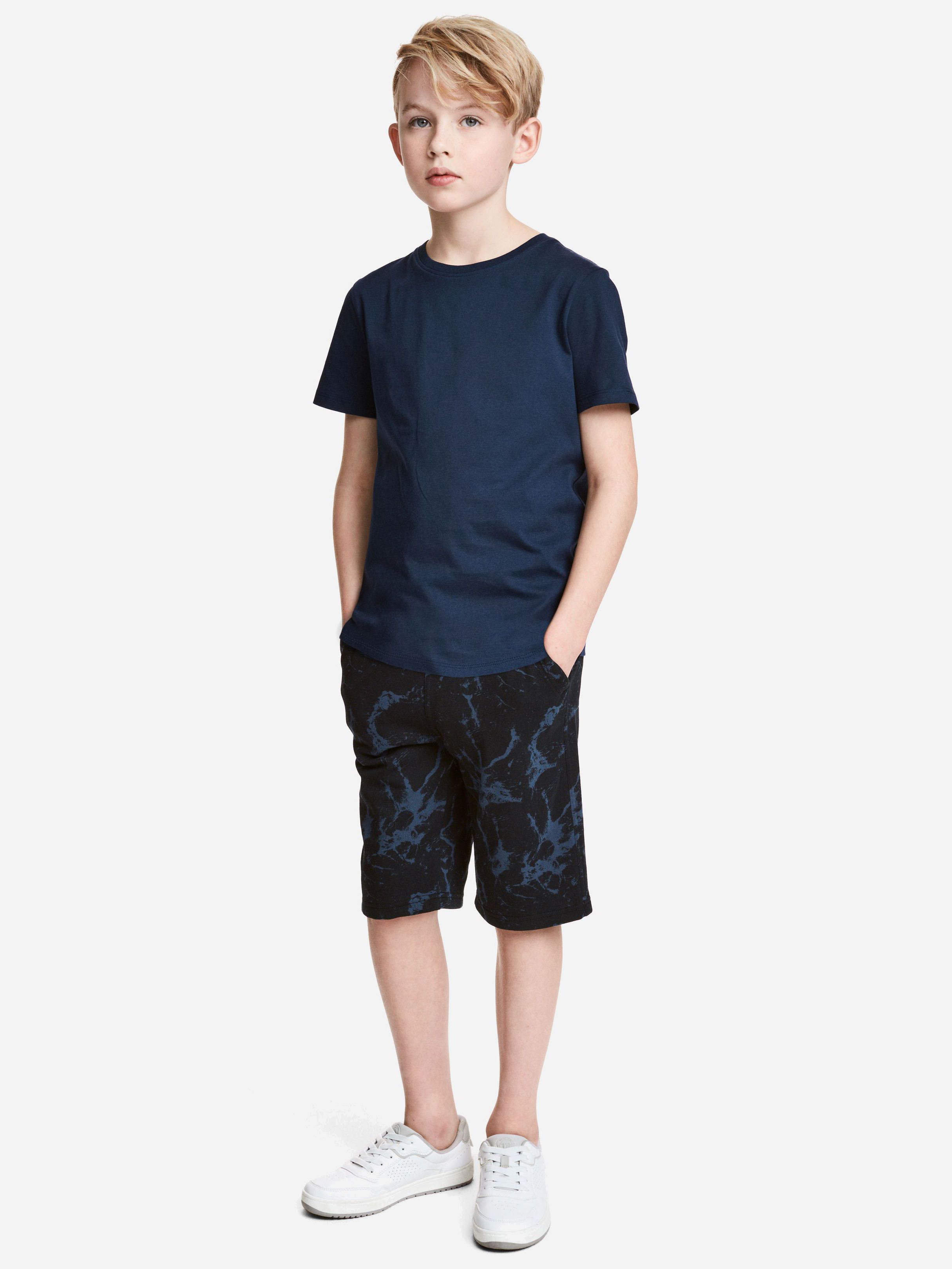 

Шорты H&M 4709795-ADQK 158 см Черные в синие узоры