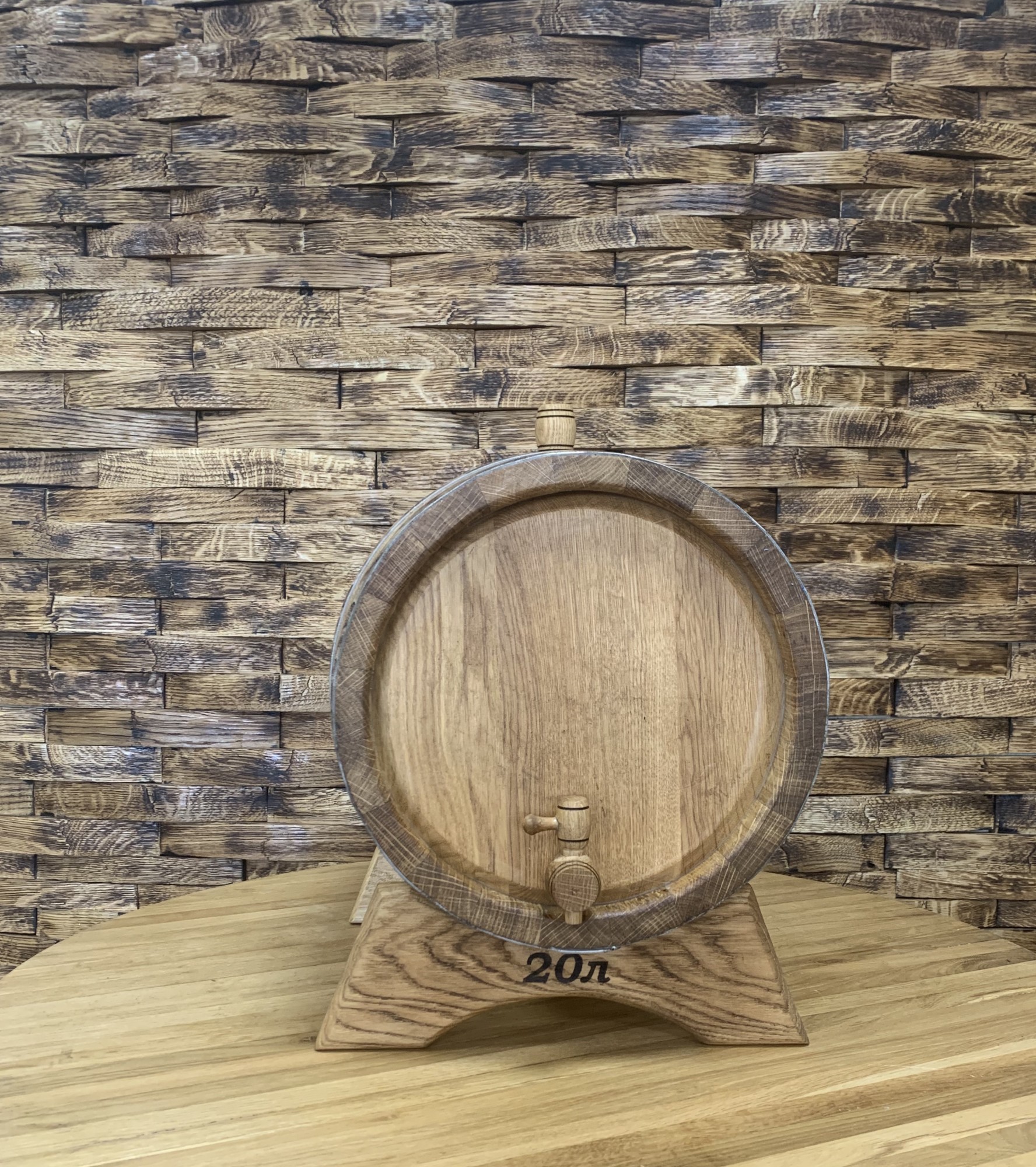 

Бочка дубовая Wooden Barrels из колотого дуба 20Л